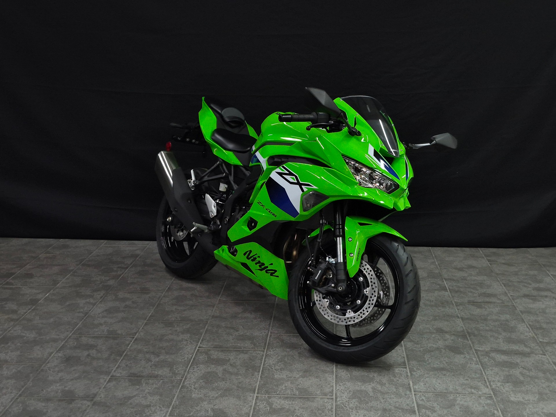 KAWASAKI Ninja ZX-4RR-image-10