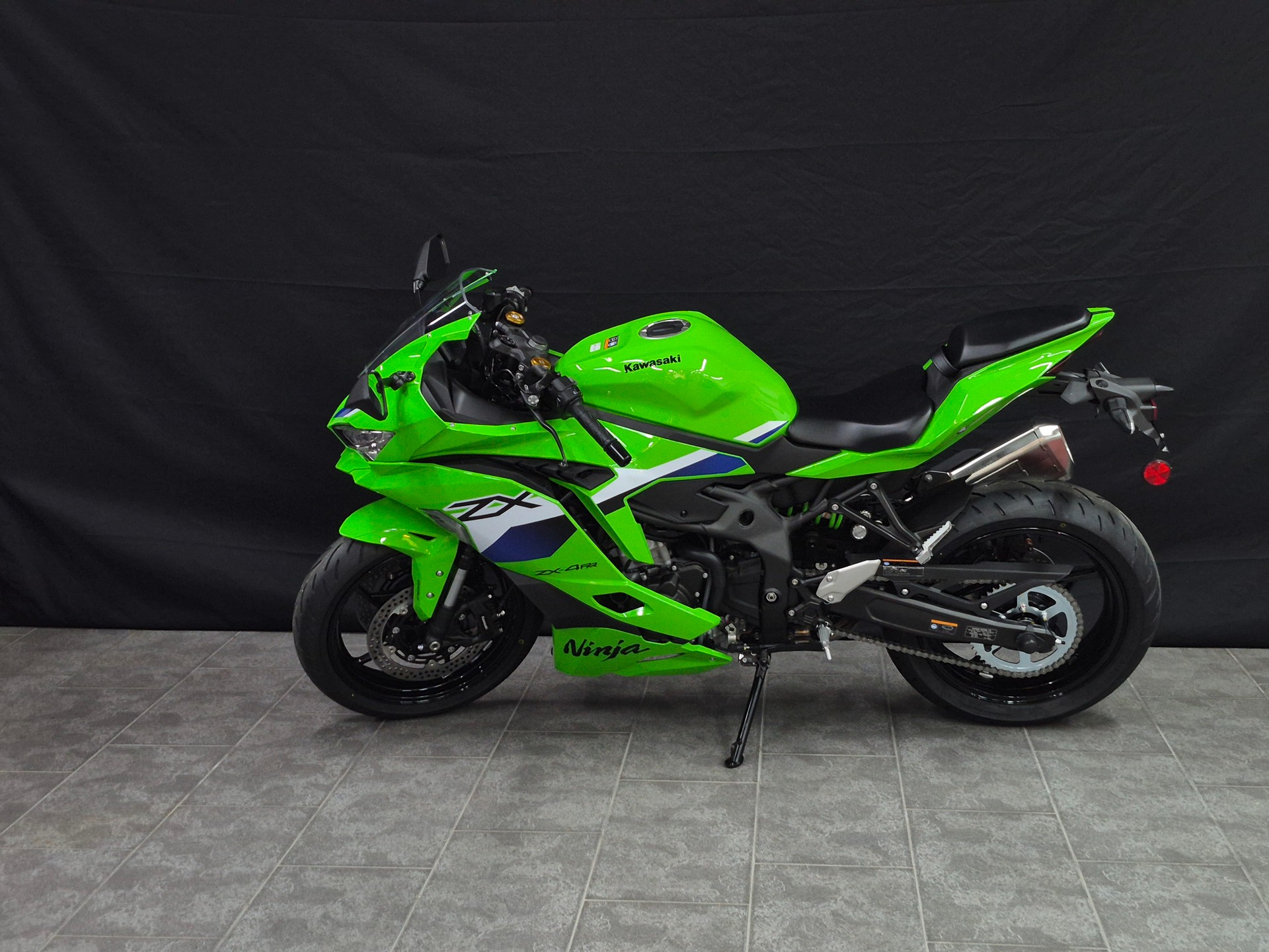 KAWASAKI Ninja ZX-4RR-image-5