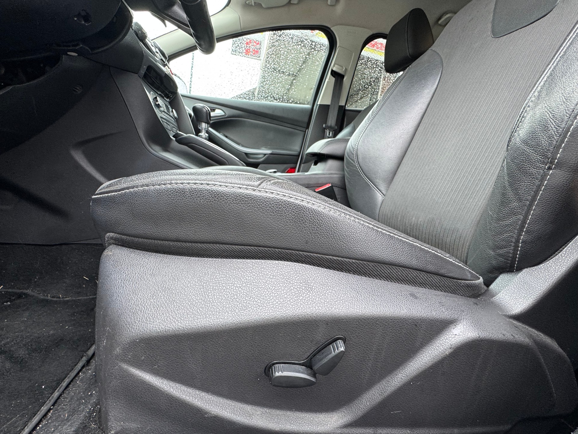 FORD Focus 1.6 SCTi Trend-image-11