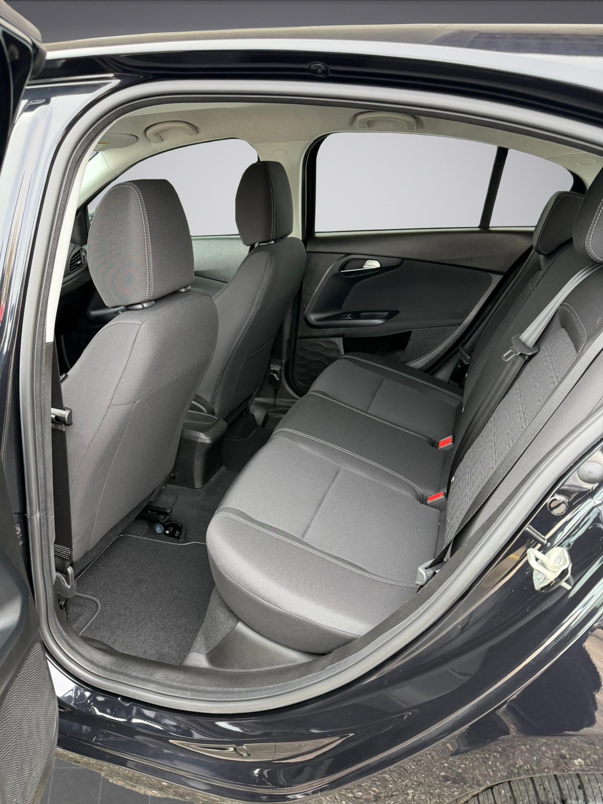 FIAT Tipo Hybrid 1.5 Cult-image-8