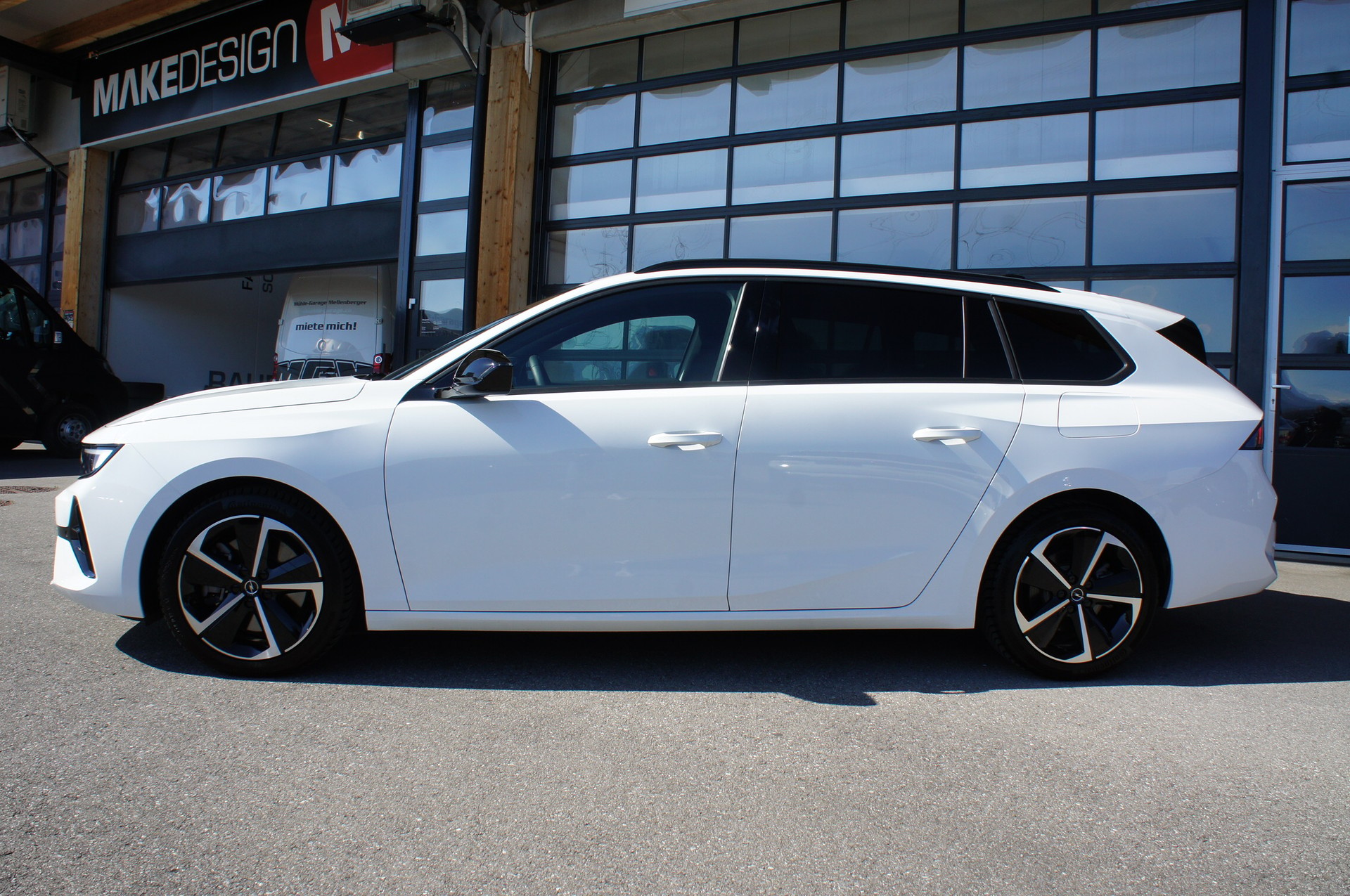 OPEL Astra Sports Tourer 1.6 PHEV Turbo GS A-showroom-element-1