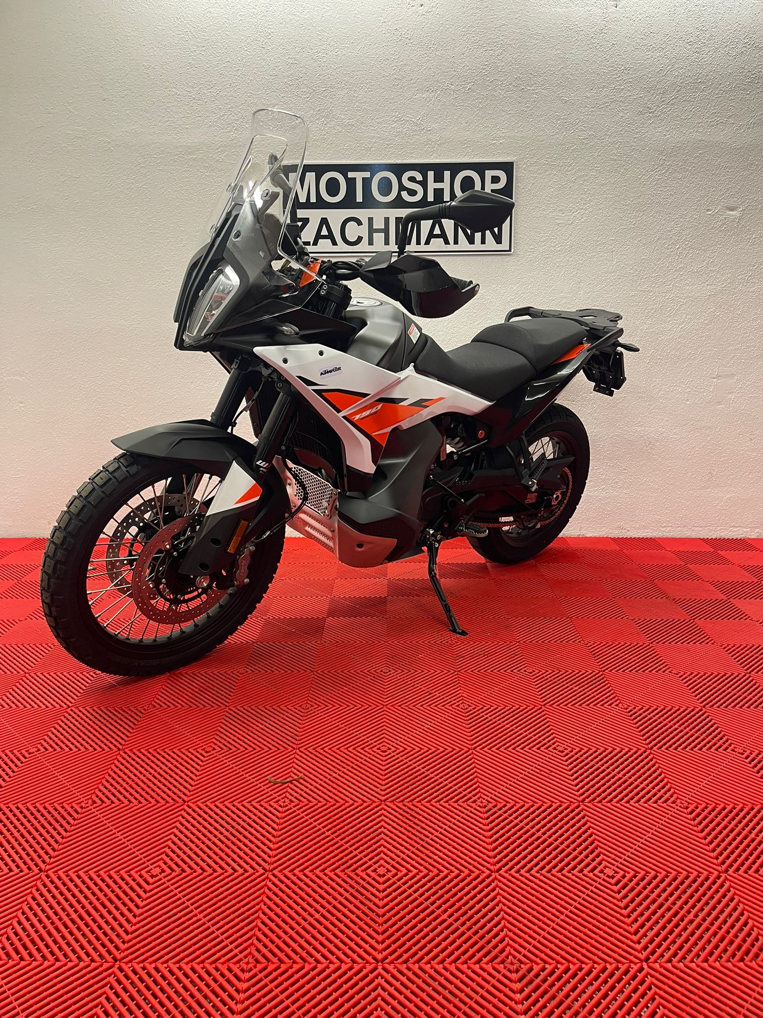 KTM 790 Adventure-image-2