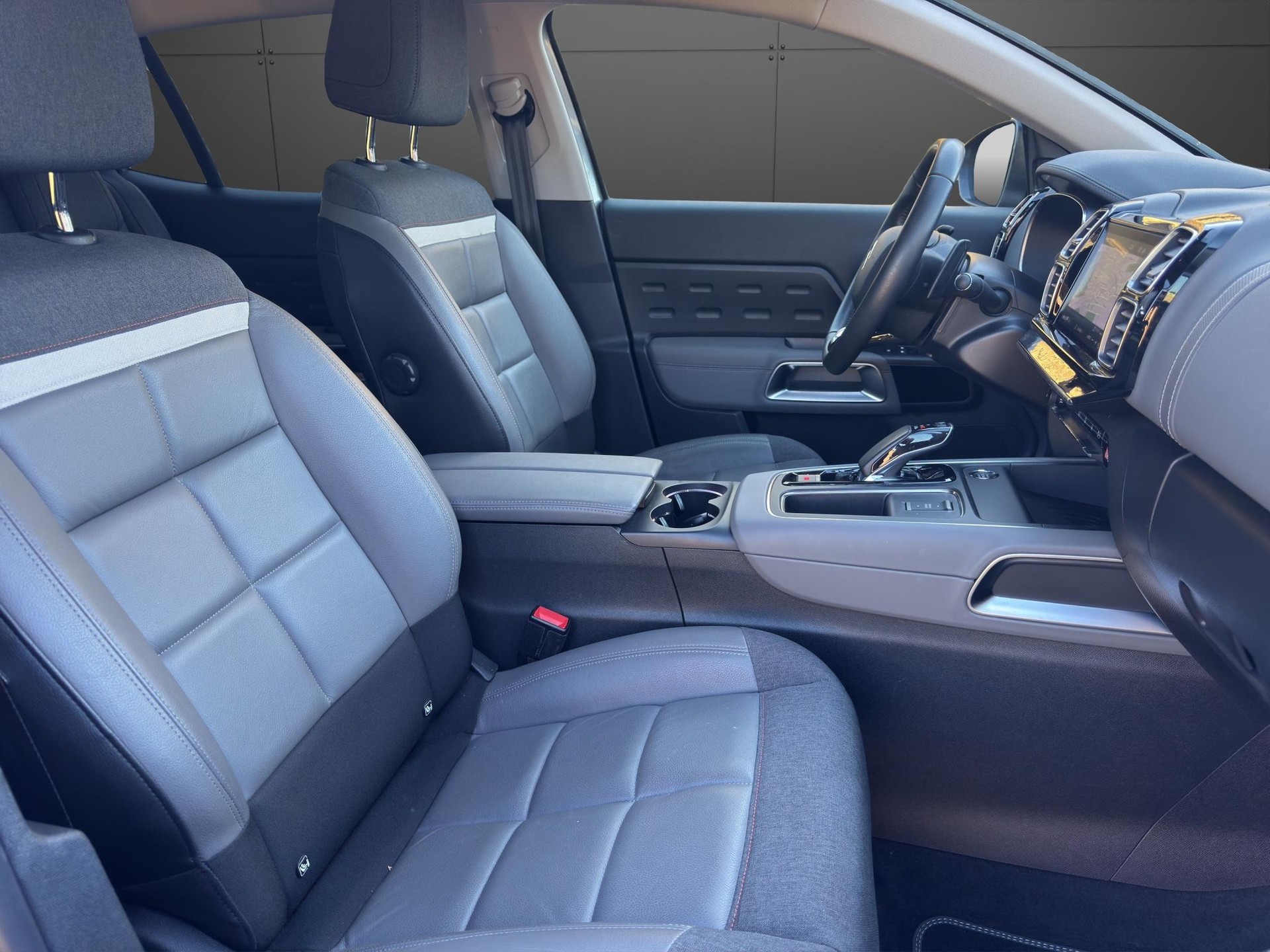 CITROEN C5 Aircross 1.6 Plug-in Hybrid Shine-image-12