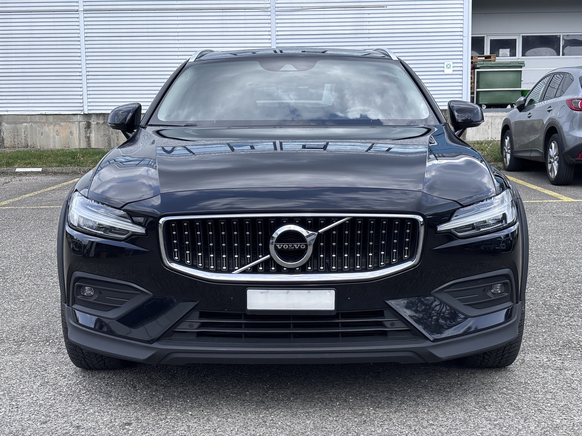 VOLVO V60 Cross Country B5 Benzin Mild Hybrid AWD Geartronic-showroom-element-2