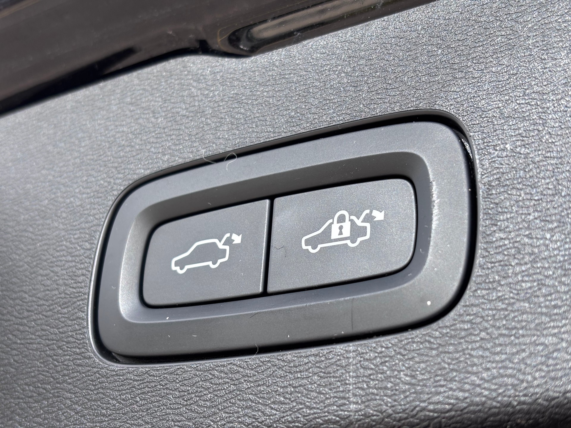VOLVO V60 Cross Country B5 Benzin Mild Hybrid AWD Geartronic-image-28