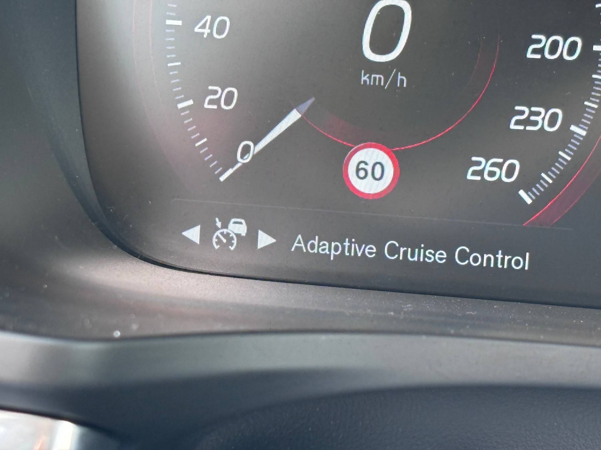 VOLVO V60 Cross Country B5 Benzin Mild Hybrid AWD Geartronic-image-29