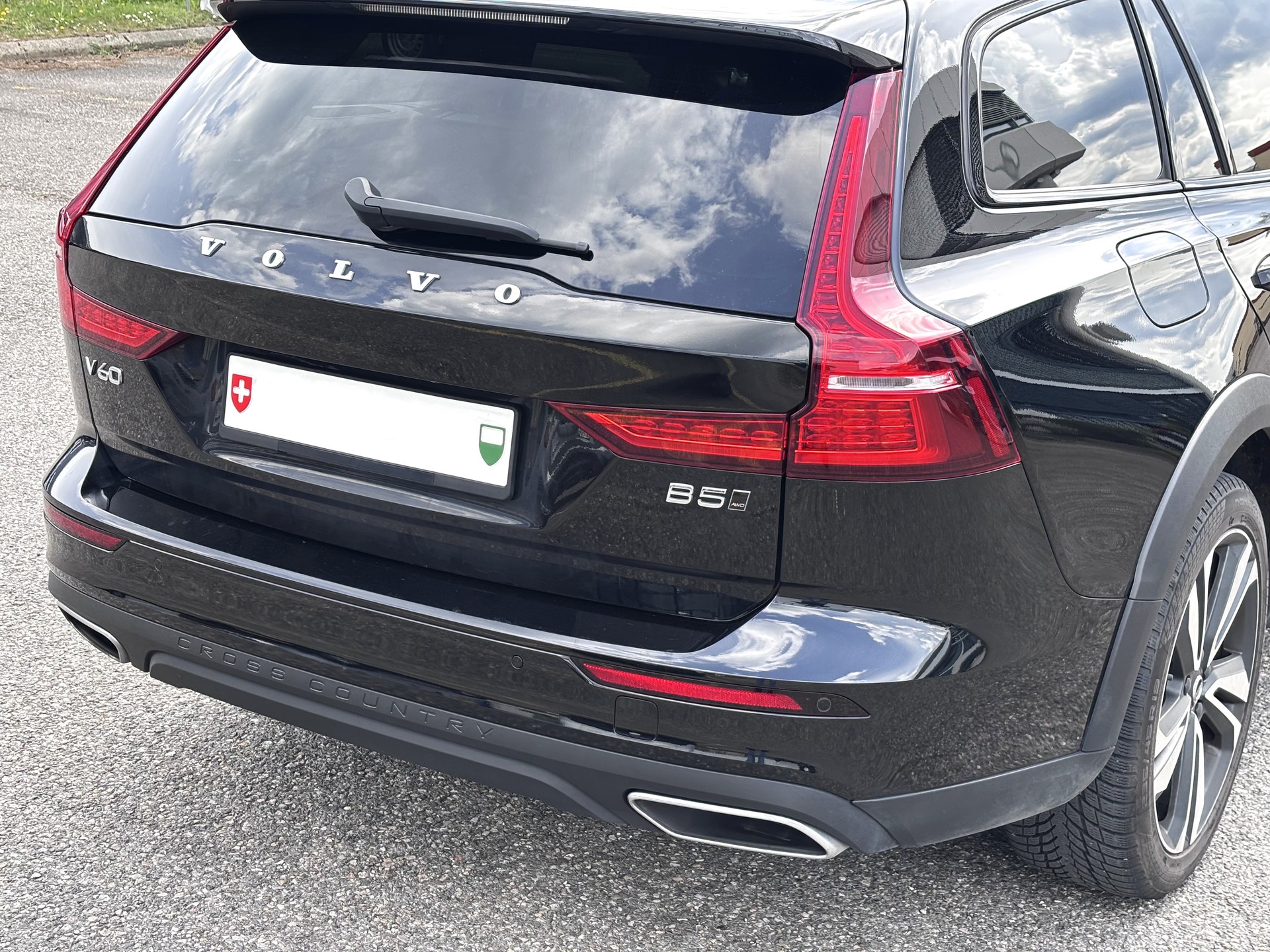 VOLVO V60 Cross Country B5 Benzin Mild Hybrid AWD Geartronic-image-5