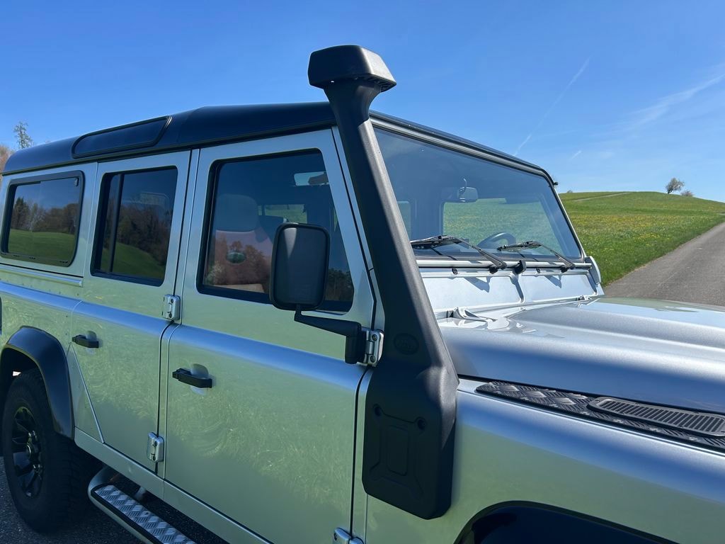 LAND ROVER Defender 110 2.2 TD4 SW SE-image-16