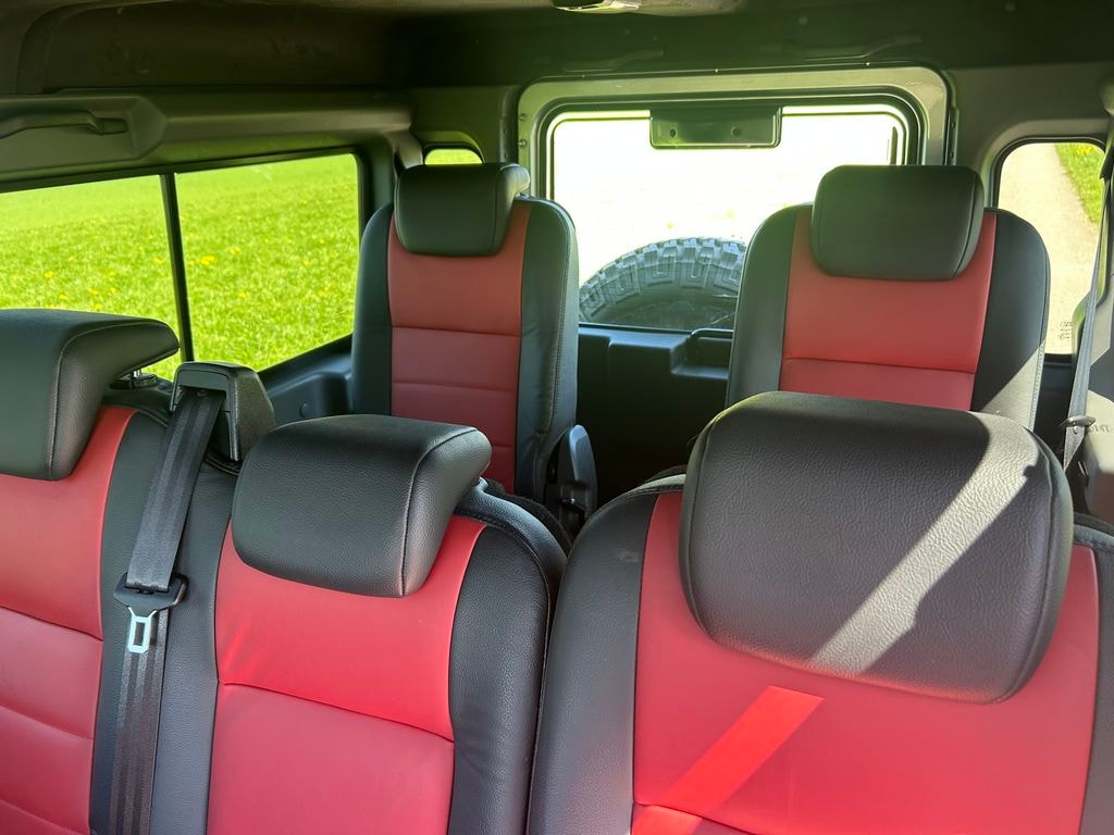 LAND ROVER Defender 110 2.2 TD4 SW SE-image-13
