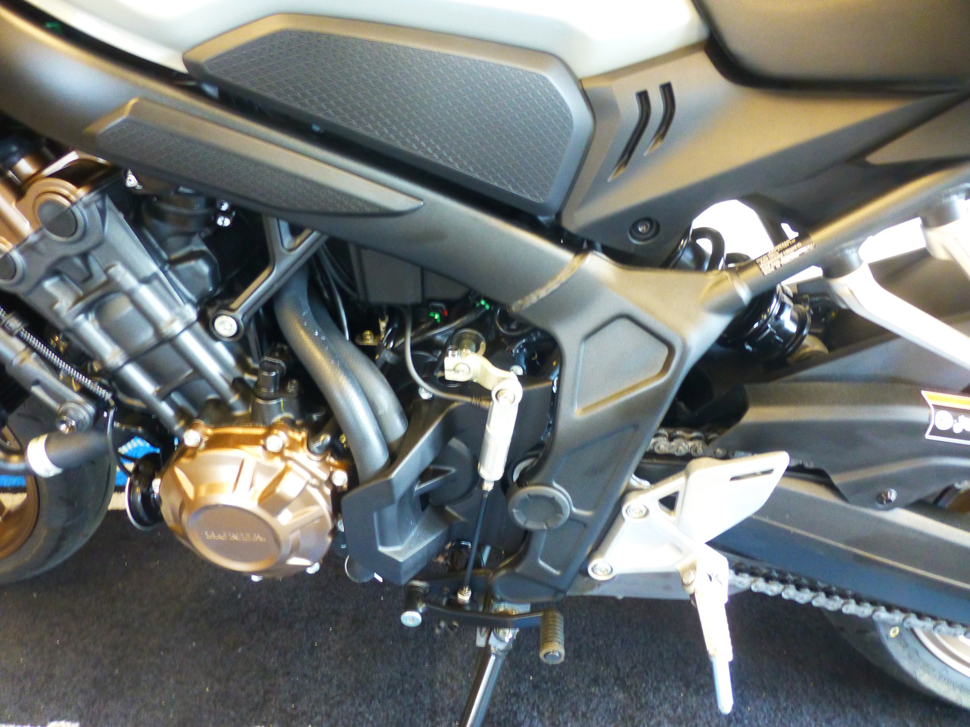 HONDA CB 650 R E-Clutch-image-5