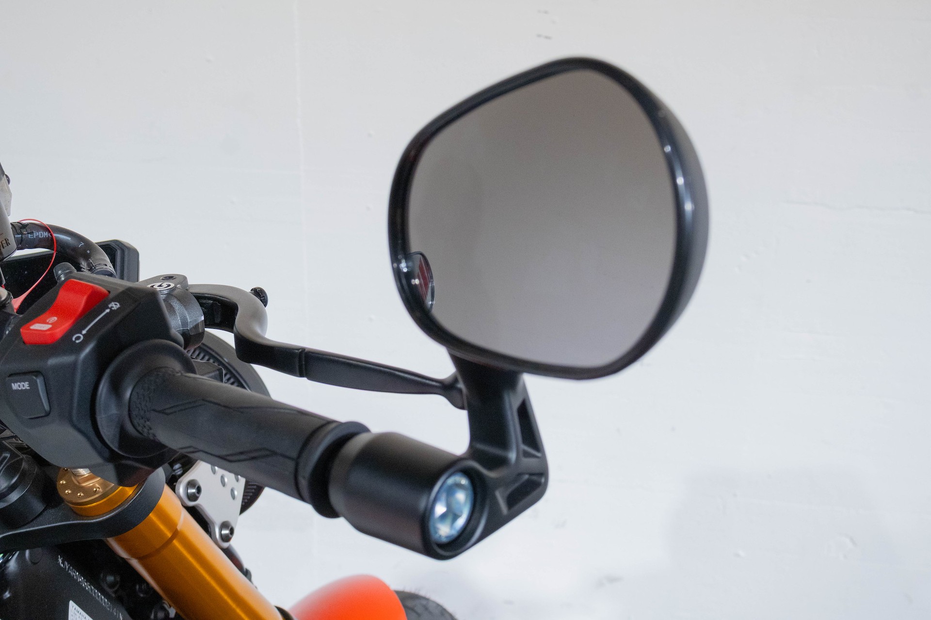 YAMAHA XSR 900-image-14