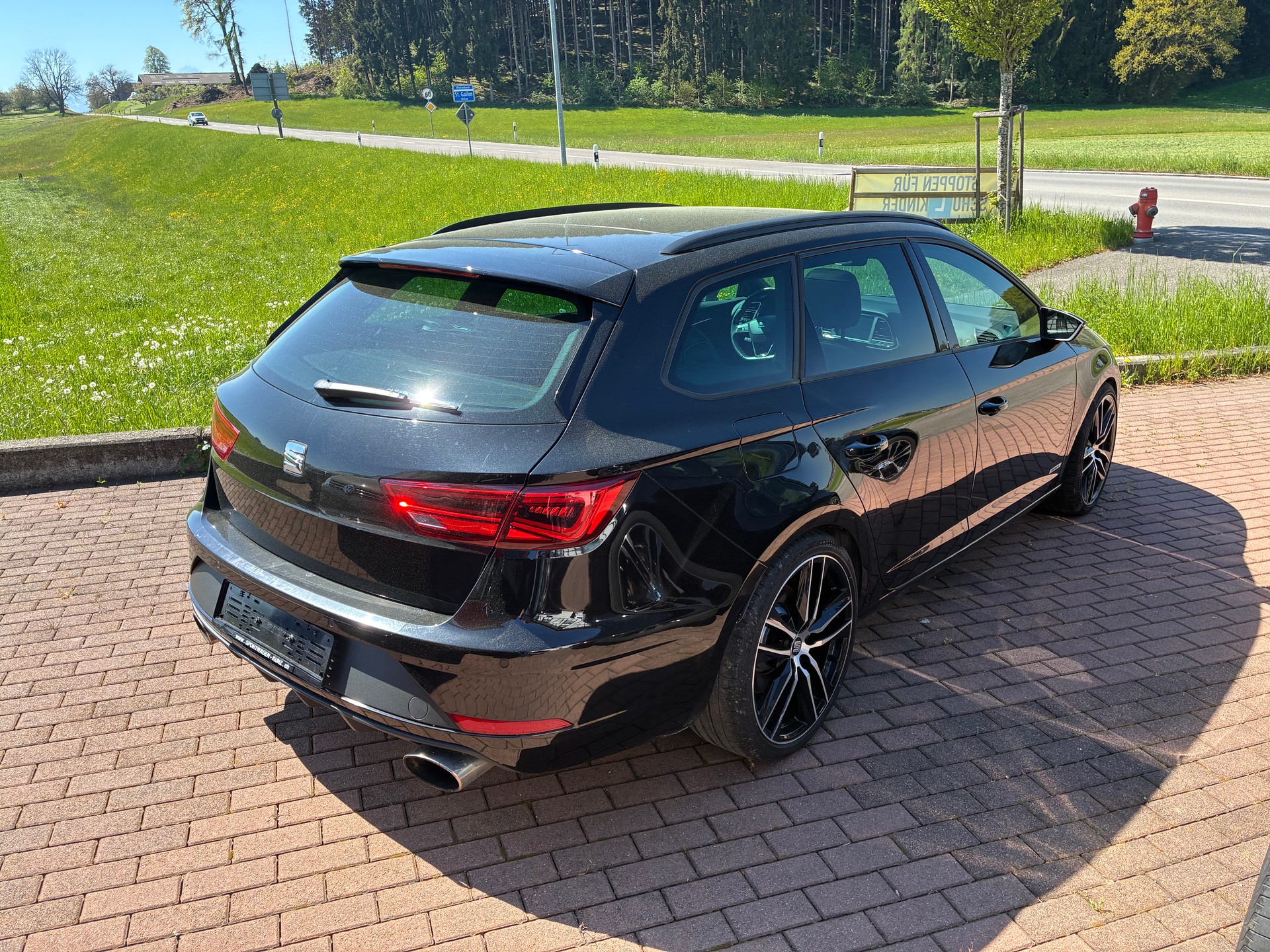 SEAT Leon ST 2.0 TSI Cupra 300 4 Drive DSG-image-5