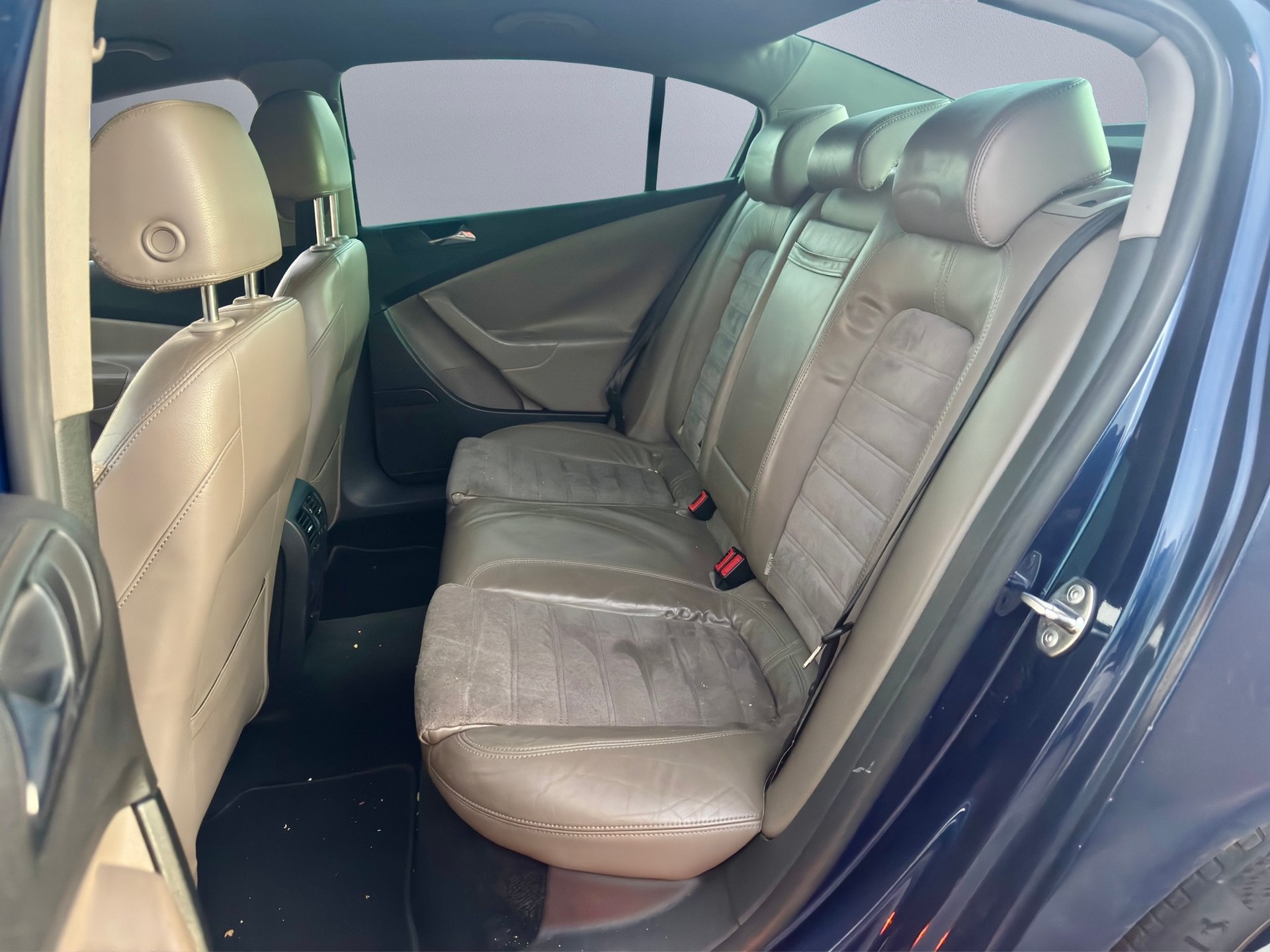 VW Passat 2.0 TDI Highline Sport Paket-image-10