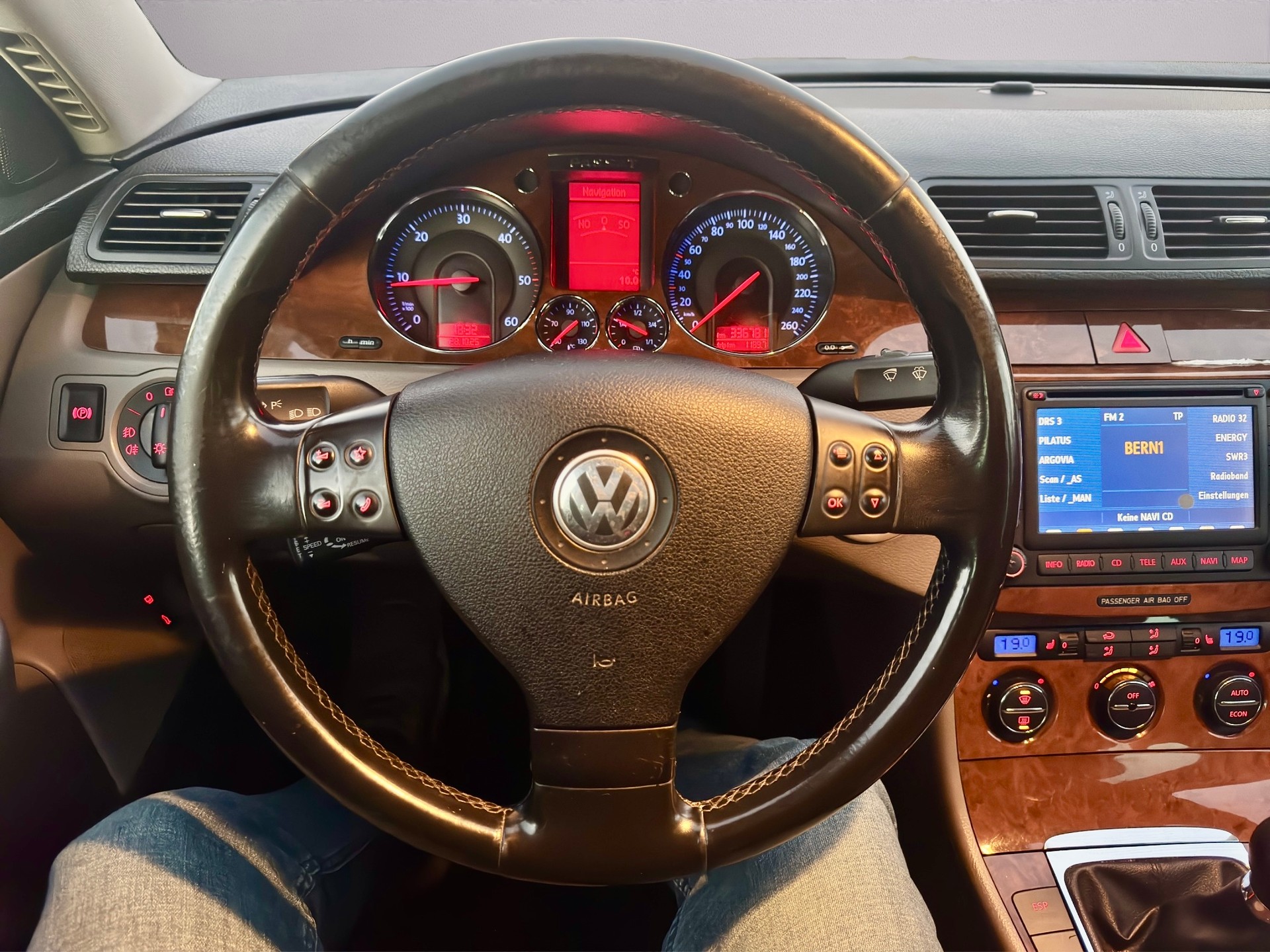 VW Passat 2.0 TDI Highline Sport Paket-image-12