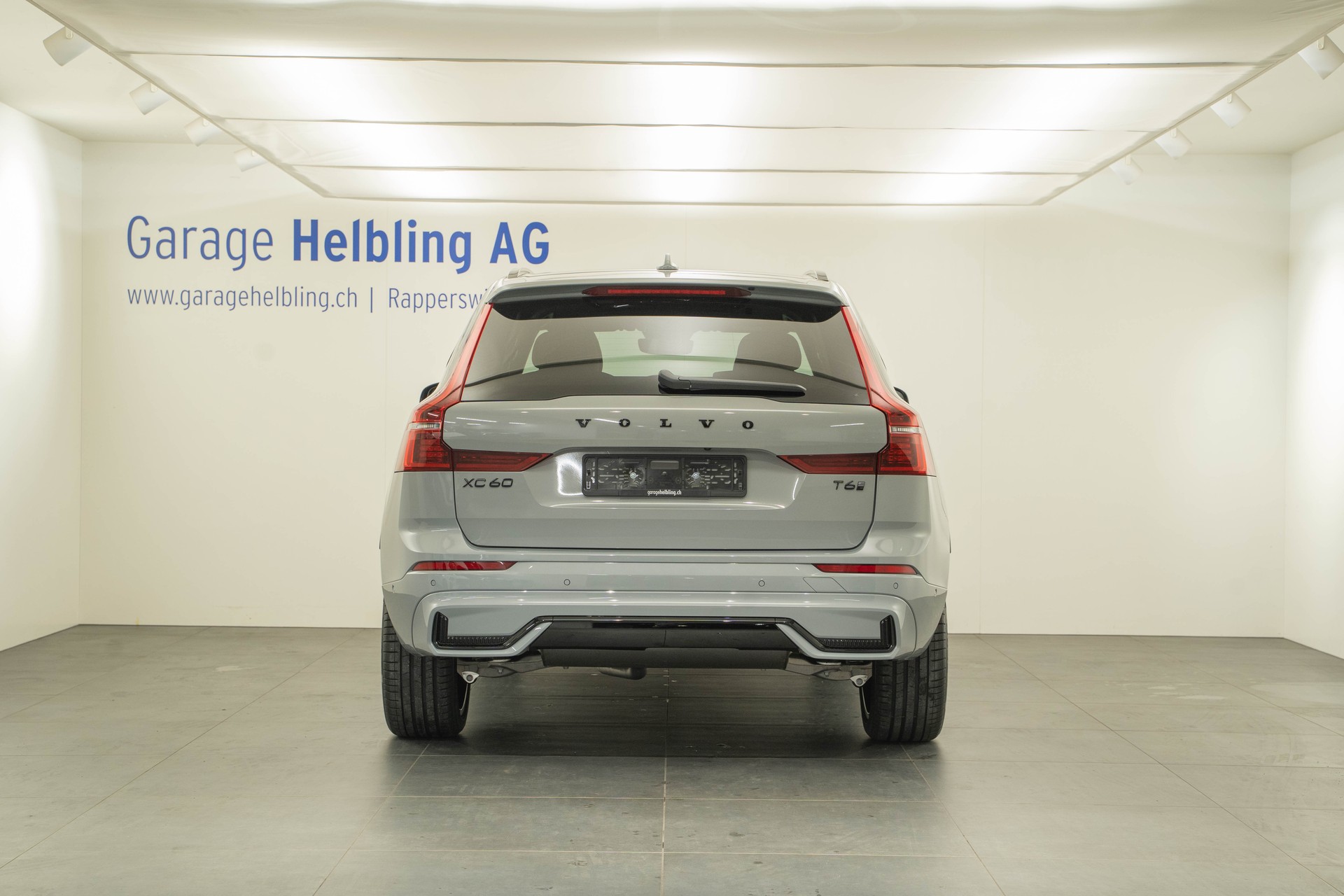 VOLVO XC60 2.0 T6 TE Black Edition eAWD-showroom-element-3