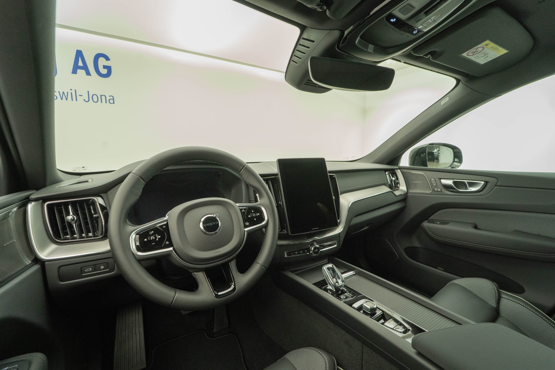 VOLVO XC60 2.0 T6 TE Black Edition eAWD-image-6