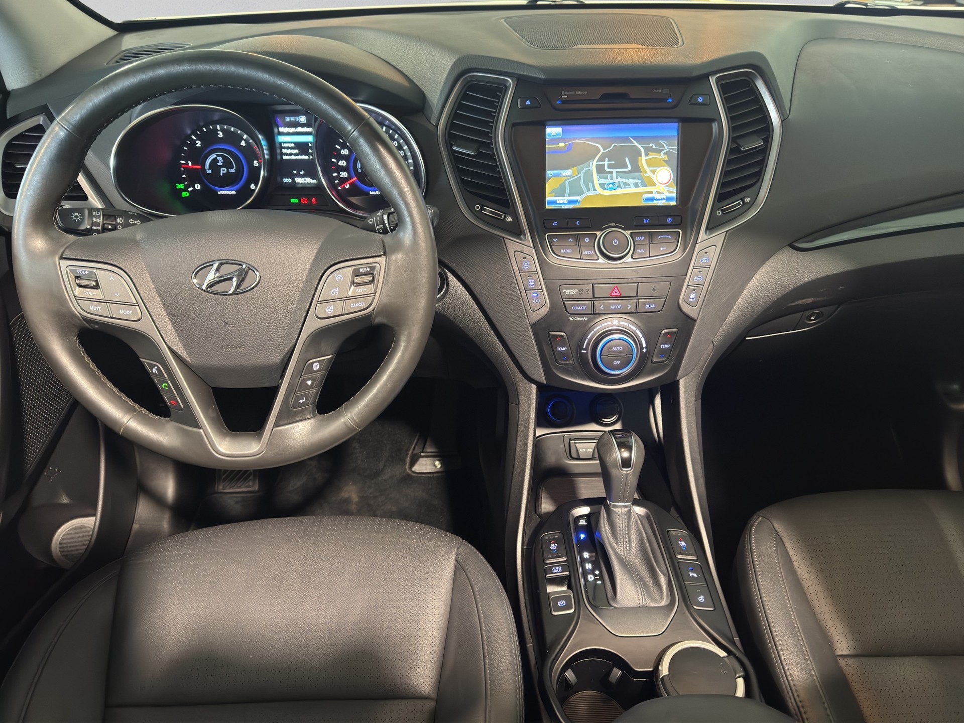 HYUNDAI Grand Santa Fe 2.2 CRDI Premium 4WD-image-8