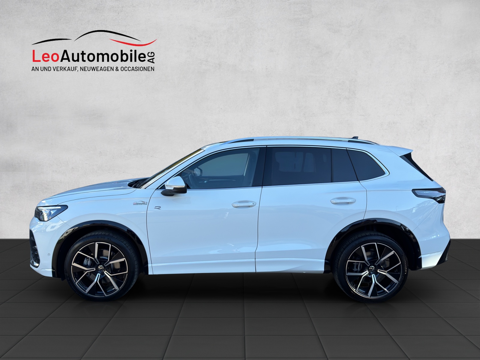 VW Tiguan 2.0 TSI DSG R-Line 4Motion-showroom-element-1