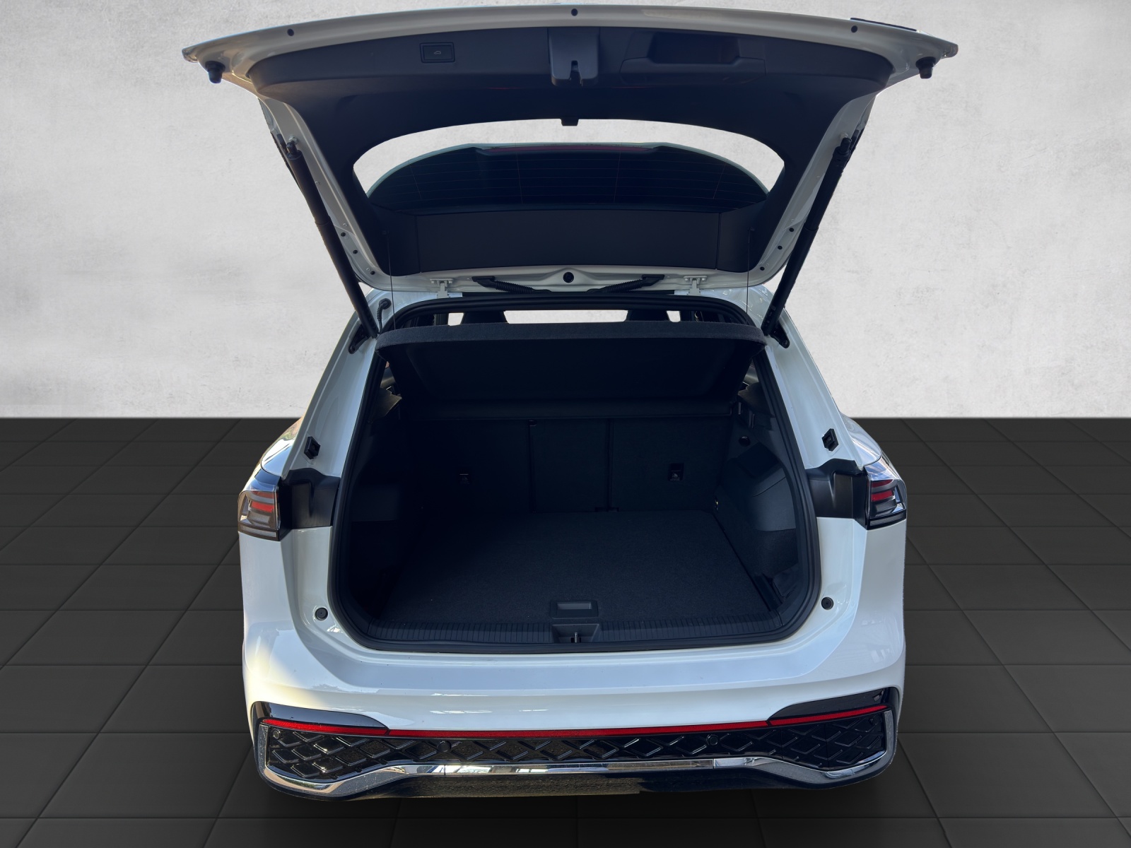 VW Tiguan 2.0 TSI DSG R-Line 4Motion-image-17