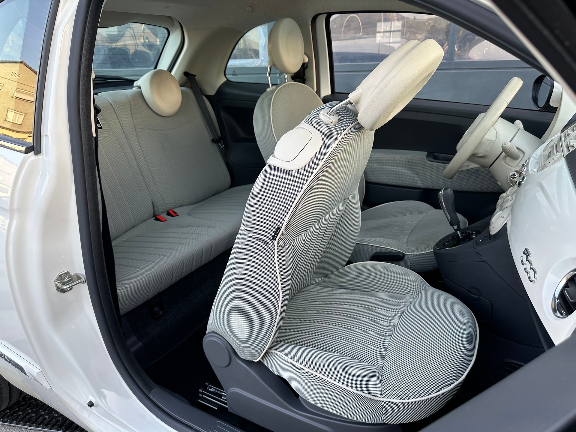 FIAT 500 1.2 Lounge Dualogic-image-15
