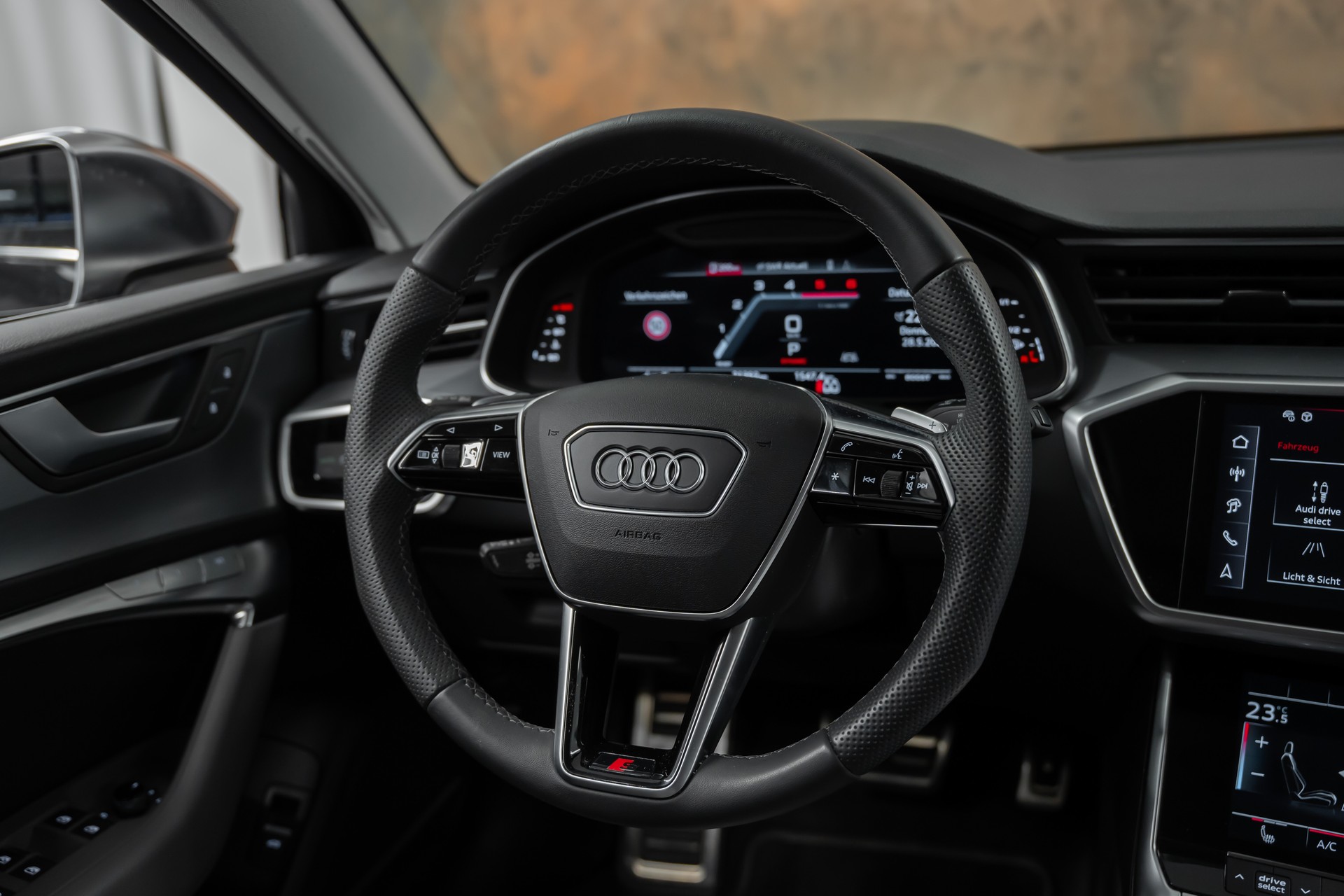 AUDI S6 Avant 3.0 TDI quattro tiptronic *Facelift*Black-Optik*Fahrassists*B&O*20"RS*-image-16