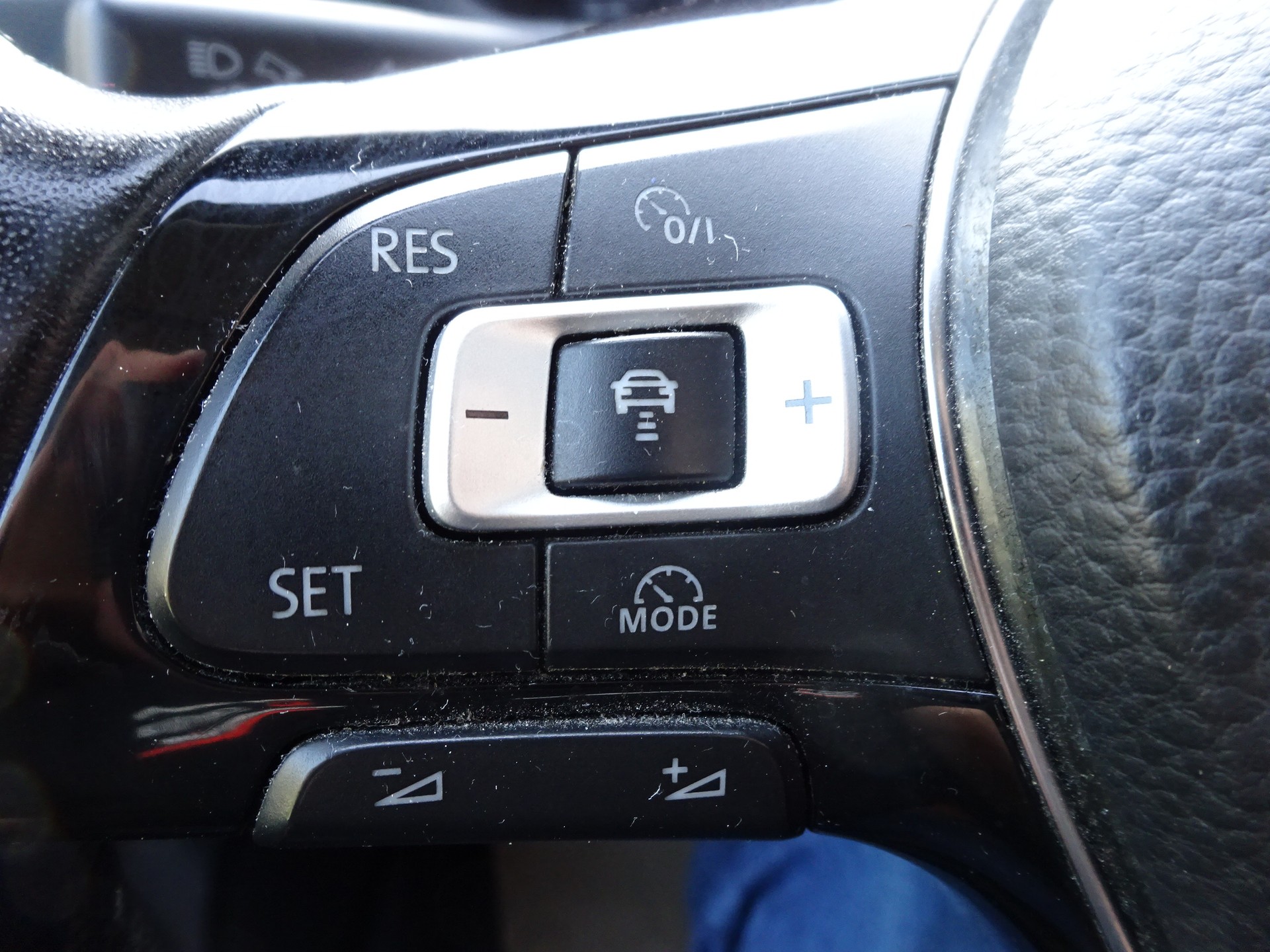 VW Caddy 2.0TDI 4Motion BlueMotion Technology-image-11