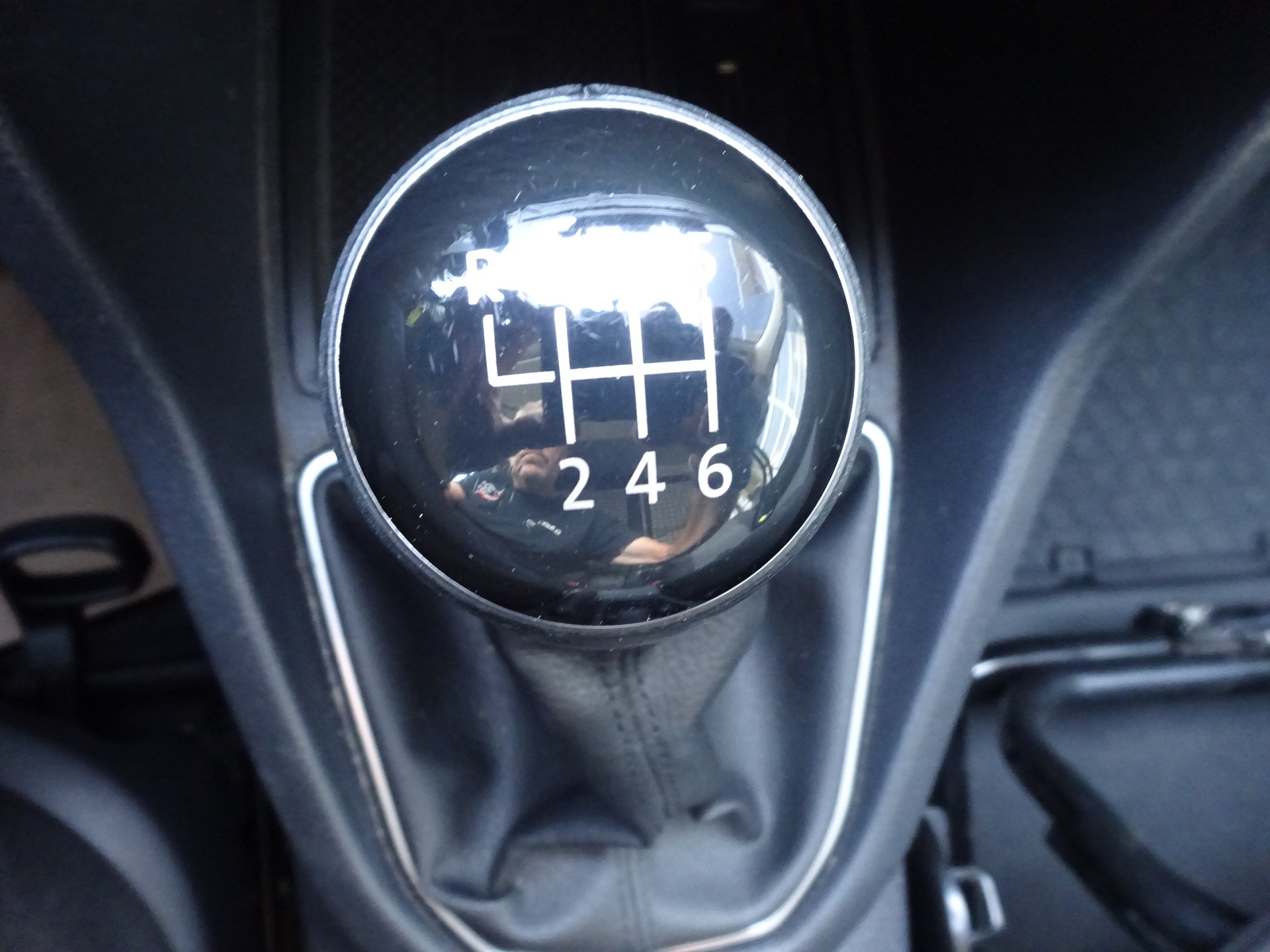 VW Caddy 2.0TDI 4Motion BlueMotion Technology-image-7