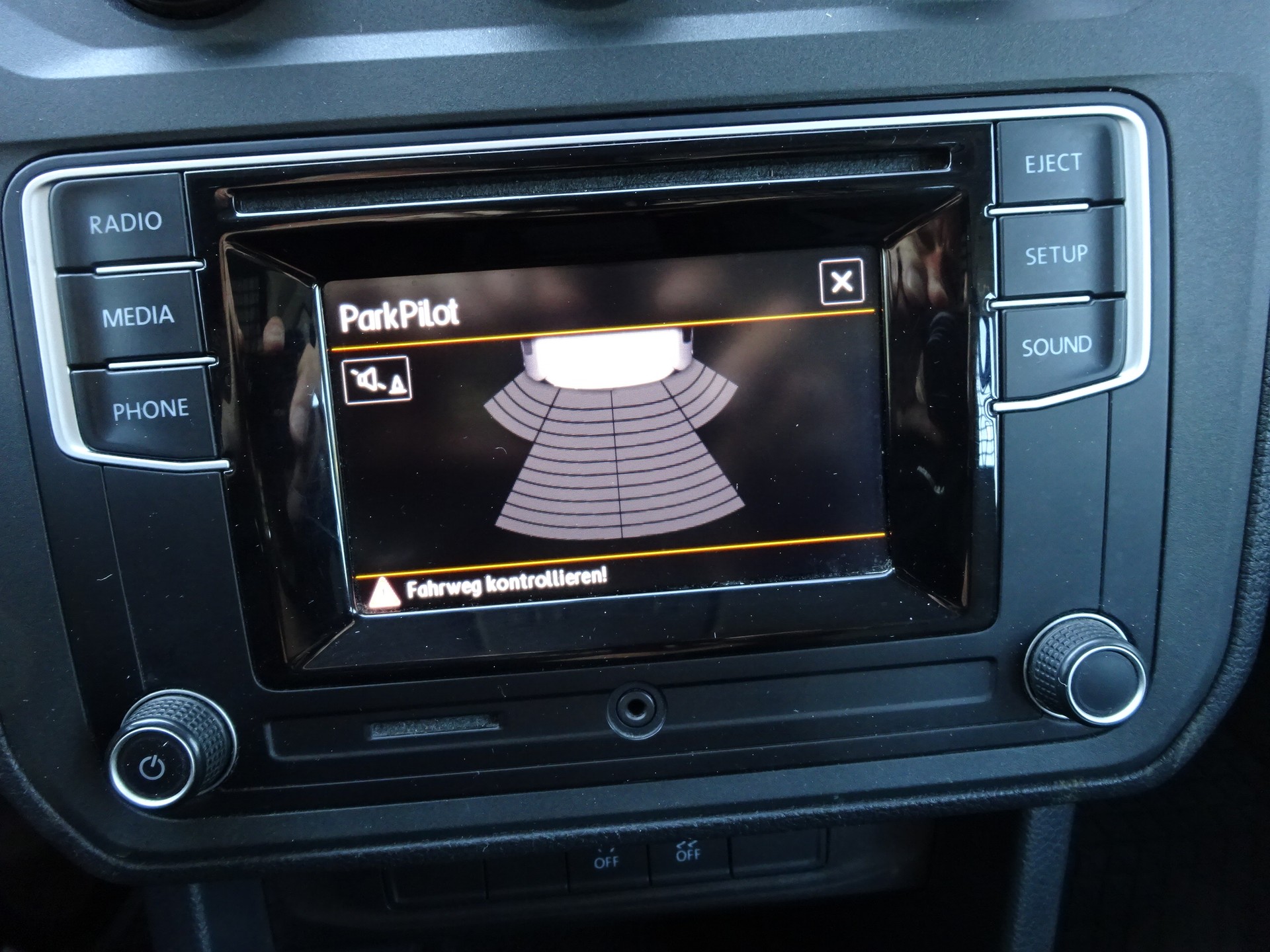 VW Caddy 2.0TDI 4Motion BlueMotion Technology-image-5