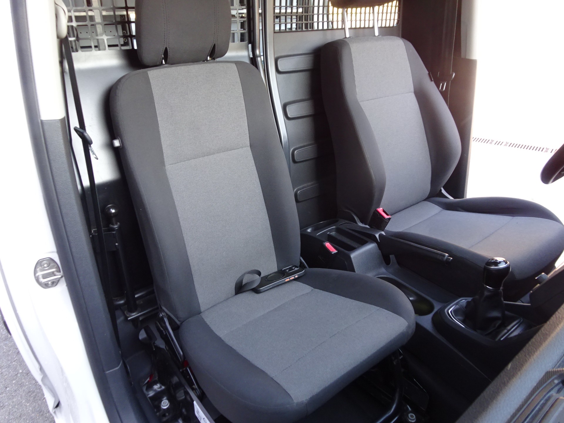 VW Caddy 2.0TDI 4Motion BlueMotion Technology-image-20