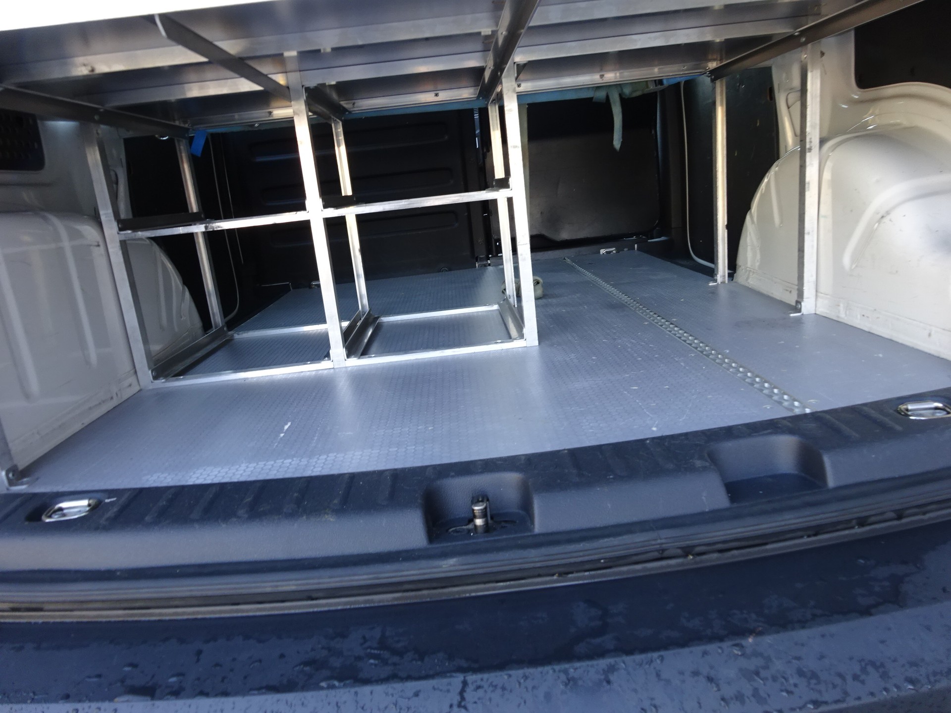 VW Caddy 2.0TDI 4Motion BlueMotion Technology-image-17