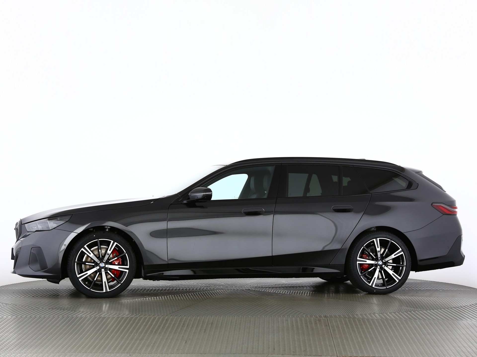 BMW 540d xDrive Touring-showroom-element-2