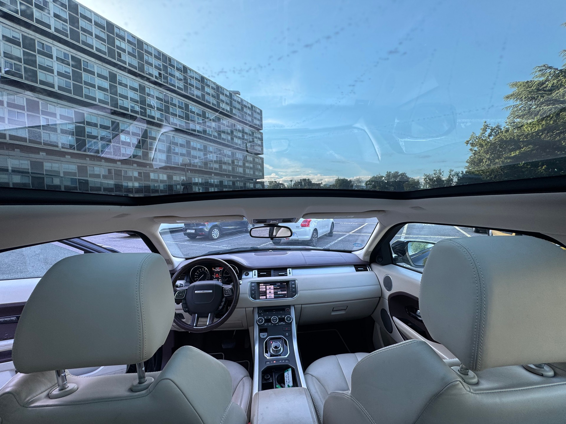 LAND ROVER Range Rover Evoque 2.2 SD4 Pure AT6-image-13
