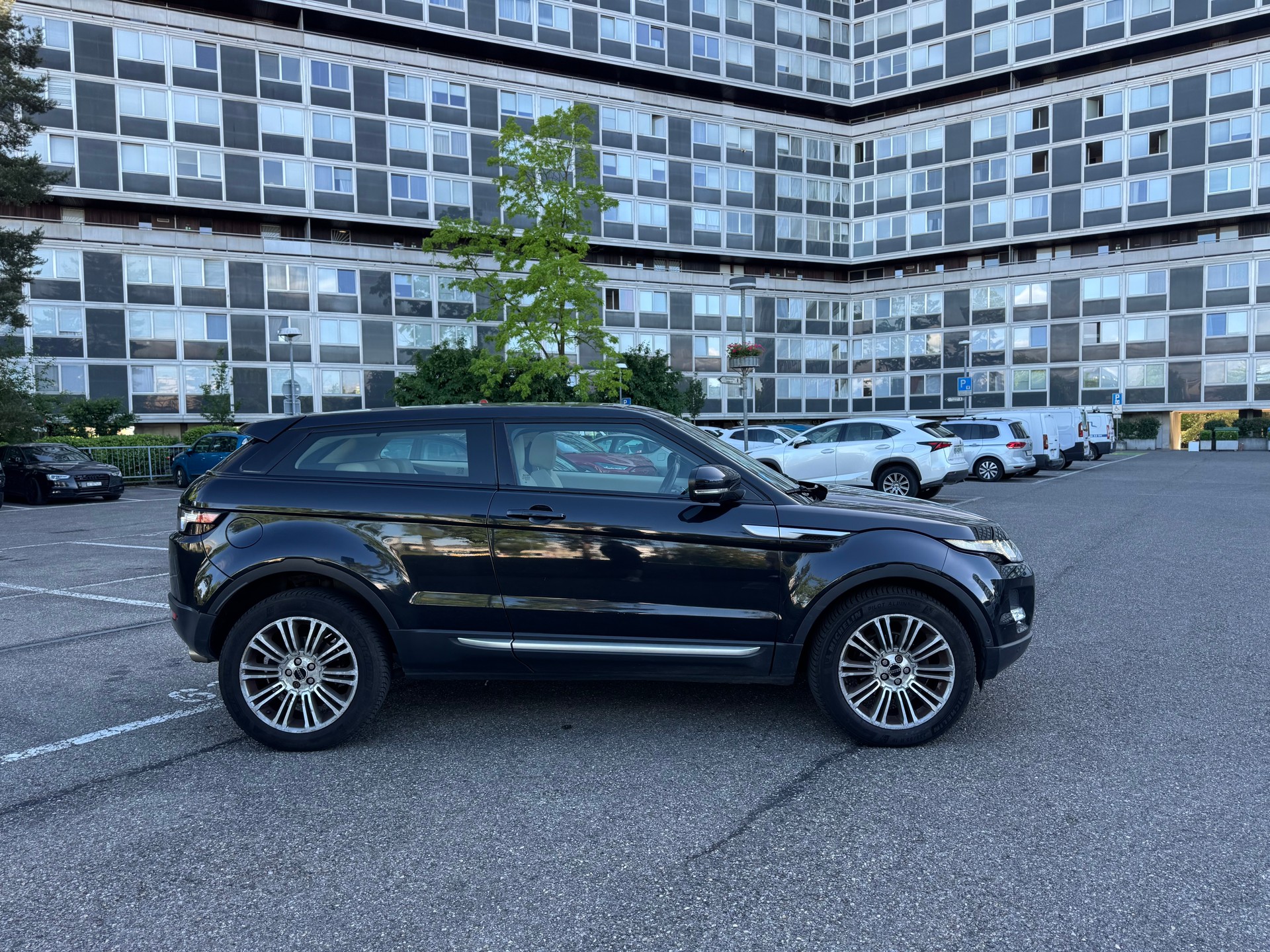 LAND ROVER Range Rover Evoque 2.2 SD4 Pure AT6-image-5