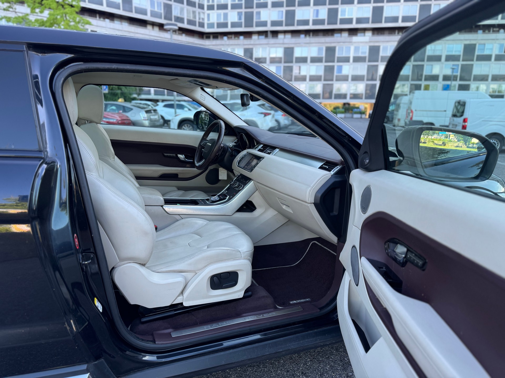 LAND ROVER Range Rover Evoque 2.2 SD4 Pure AT6-image-10