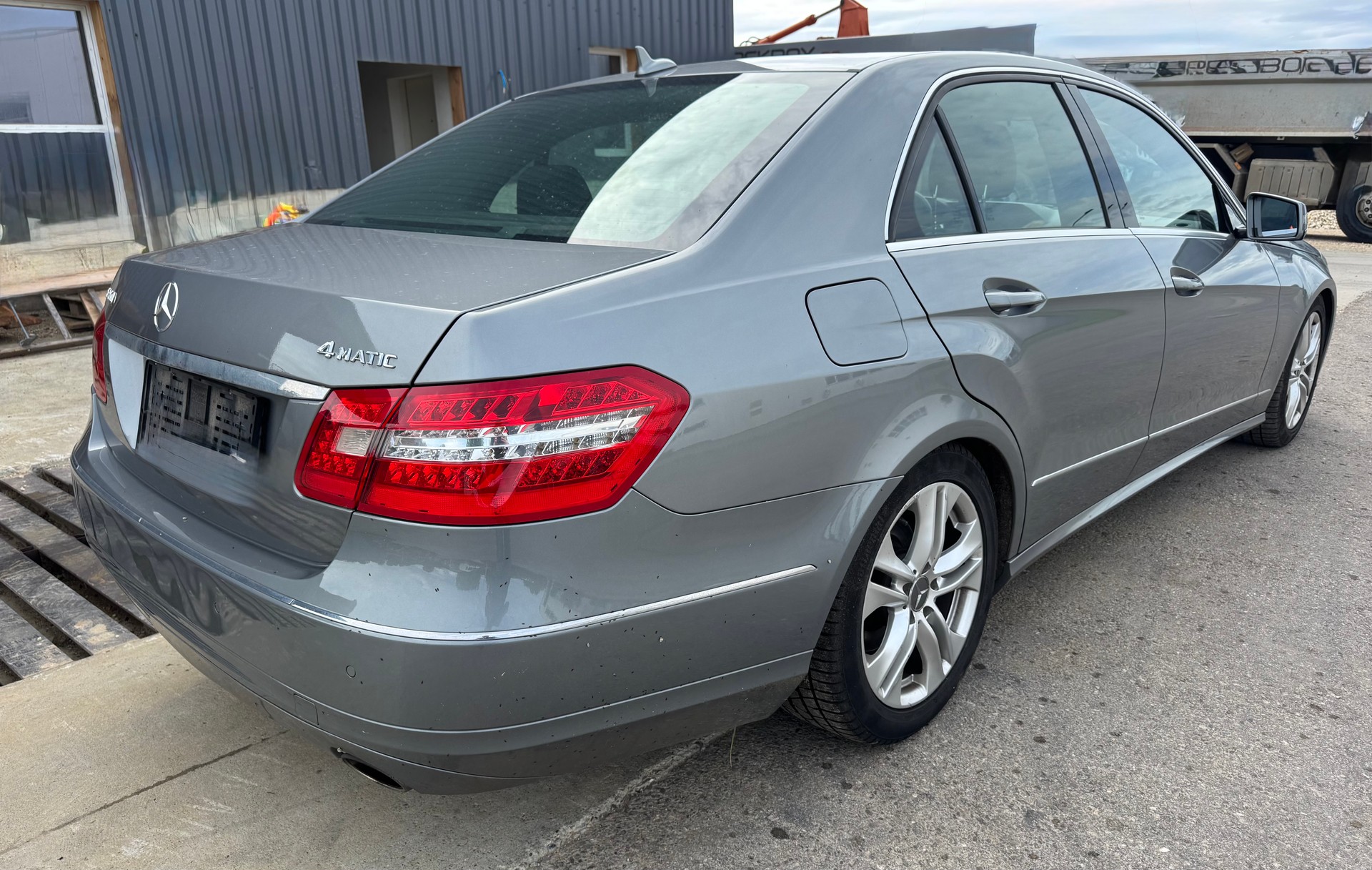 MERCEDES-BENZ E 350 4Matic 7G-Tronic-image-4