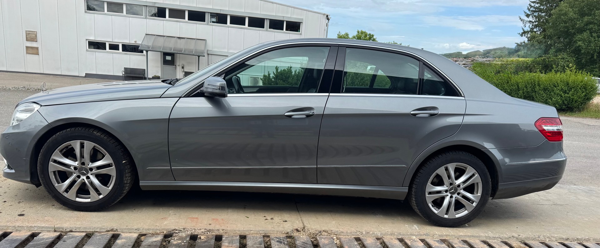 MERCEDES-BENZ E 350 4Matic 7G-Tronic-image-5