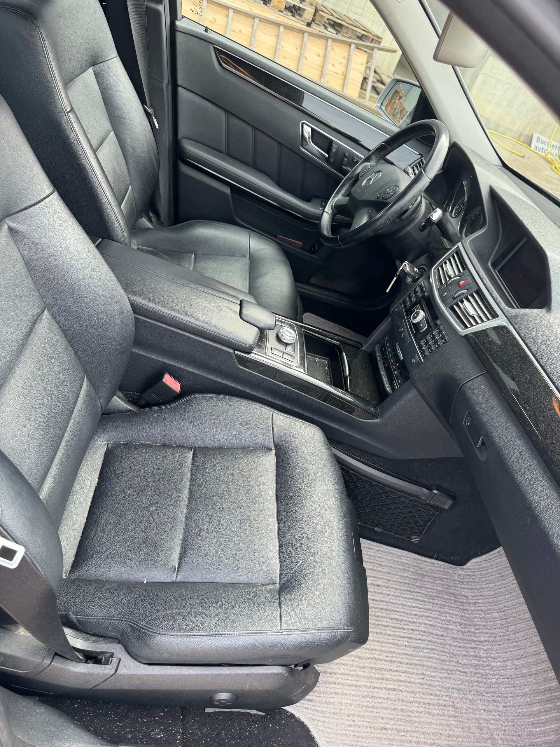 MERCEDES-BENZ E 350 4Matic 7G-Tronic-image-9