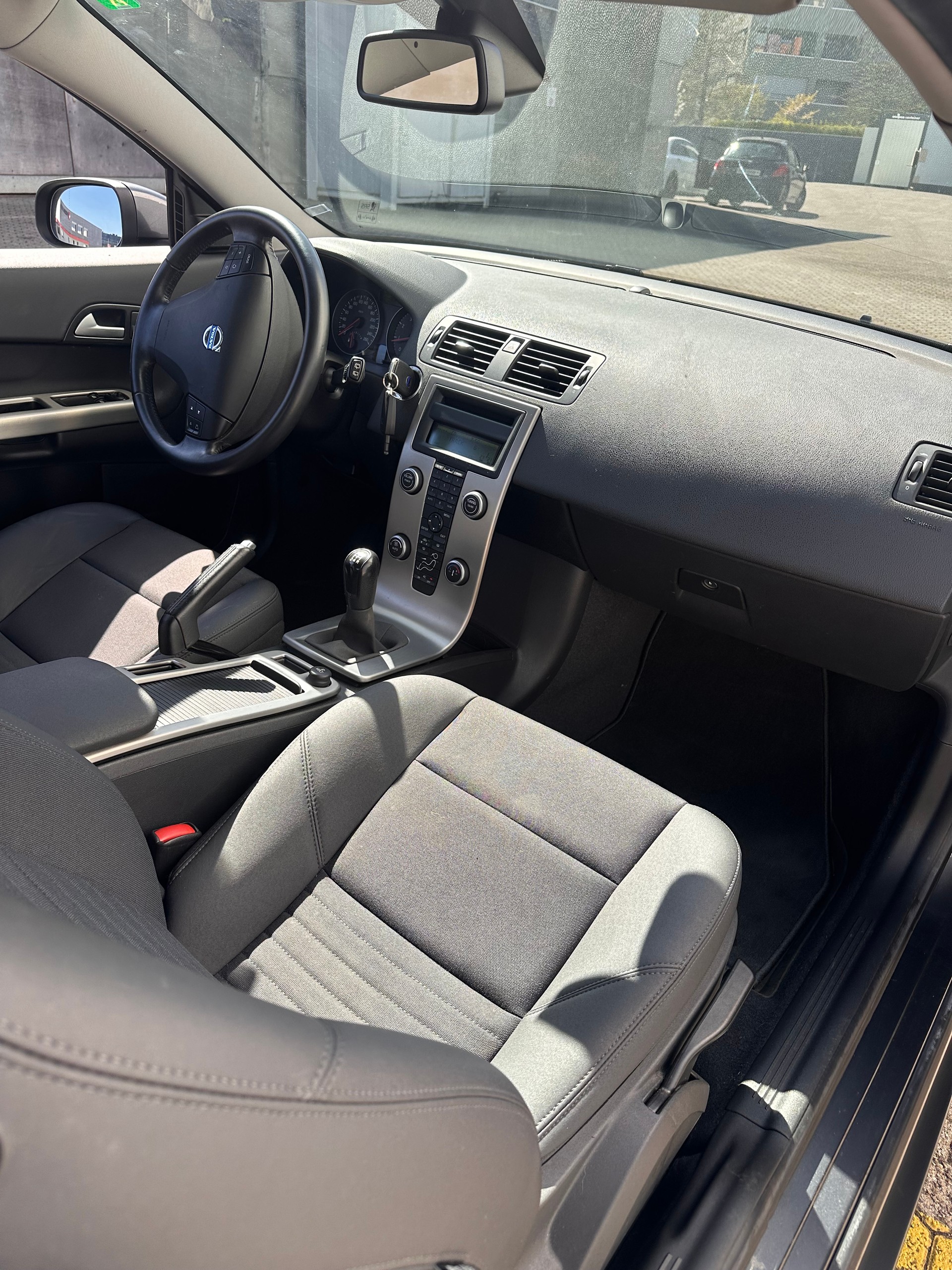 VOLVO C30 2.0 Summum-image-8