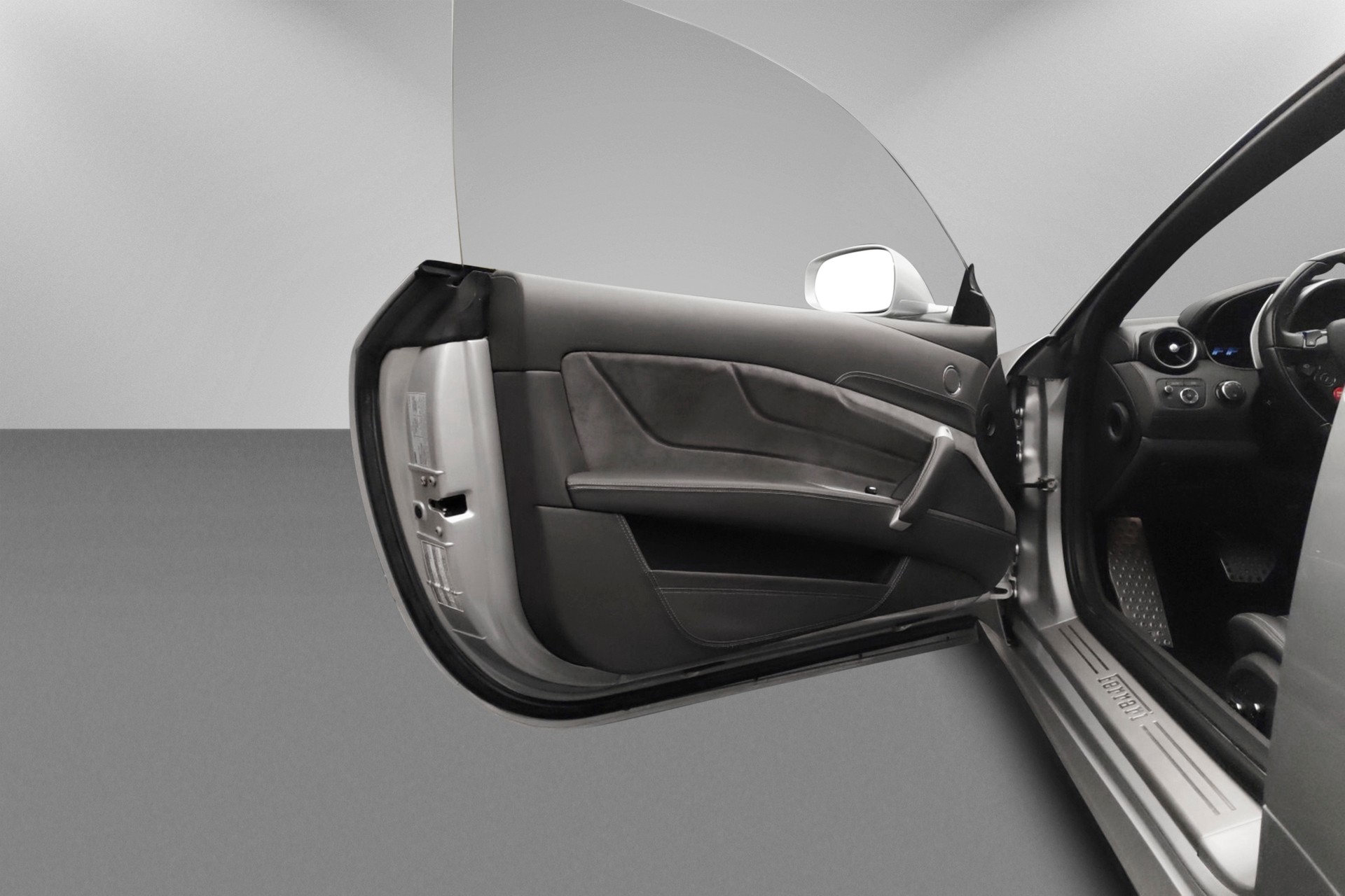 FERRARI FF-image-9