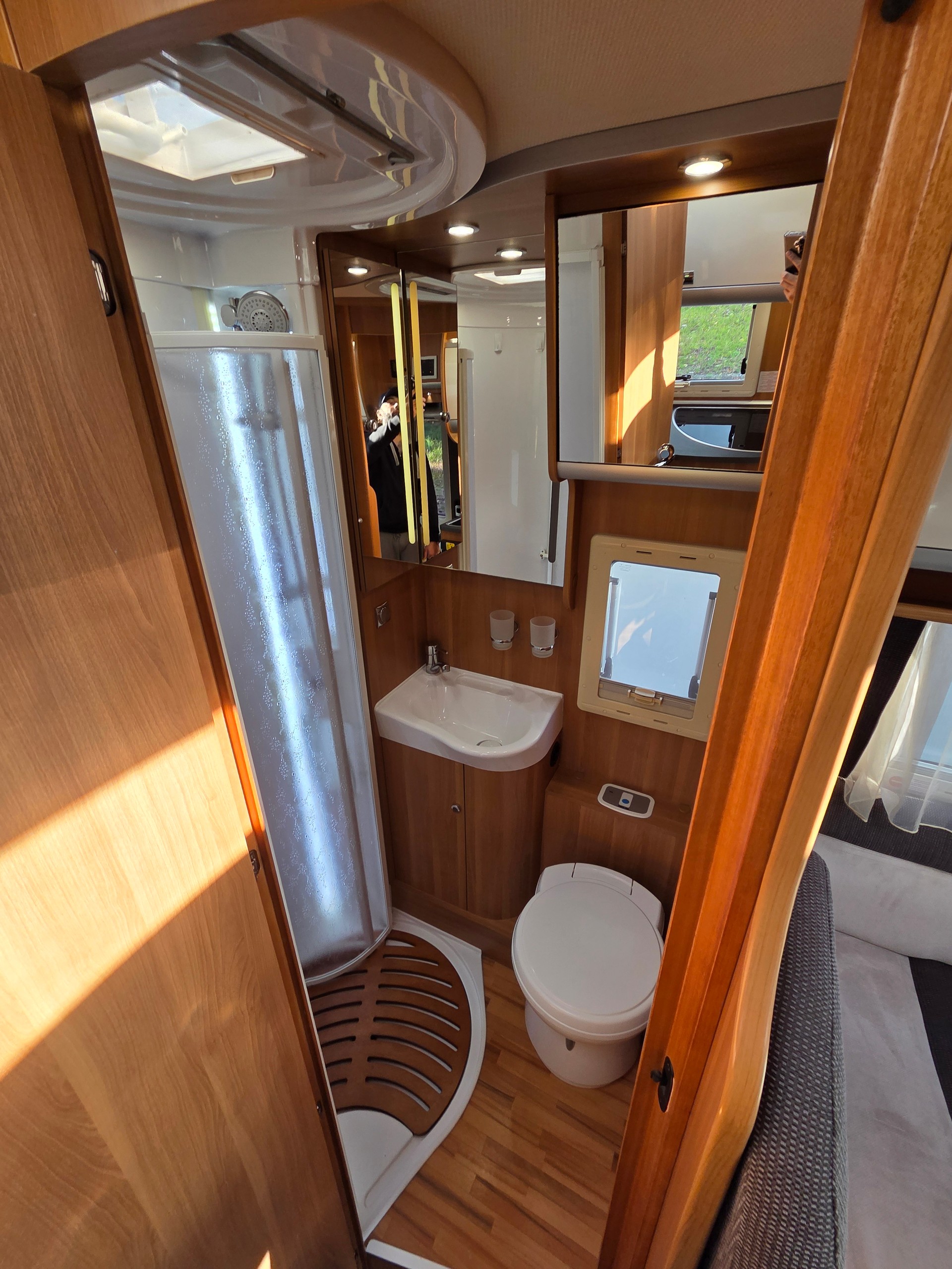 LAIKA Laika Ecovip 309 I Fiat Ducato 2.3 150PS I AUTOMATIK I Längsbetten-image-23
