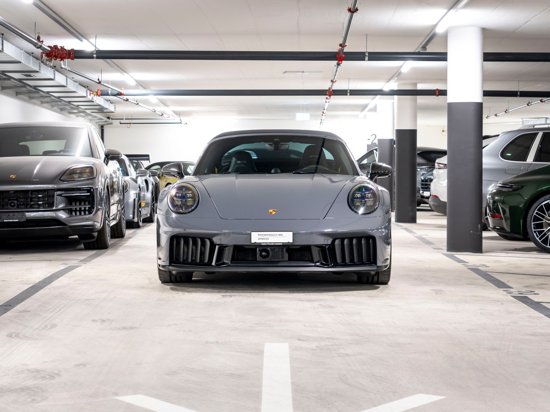 PORSCHE 911 Targa 4 GTS PDK-showroom-element-3