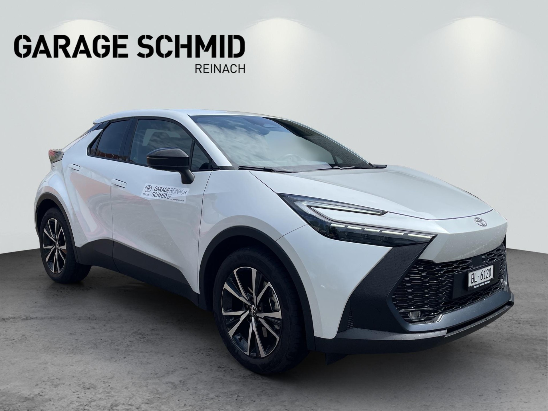 TOYOTA C-HR 2.0 PHEV Swiss Edition-image-8