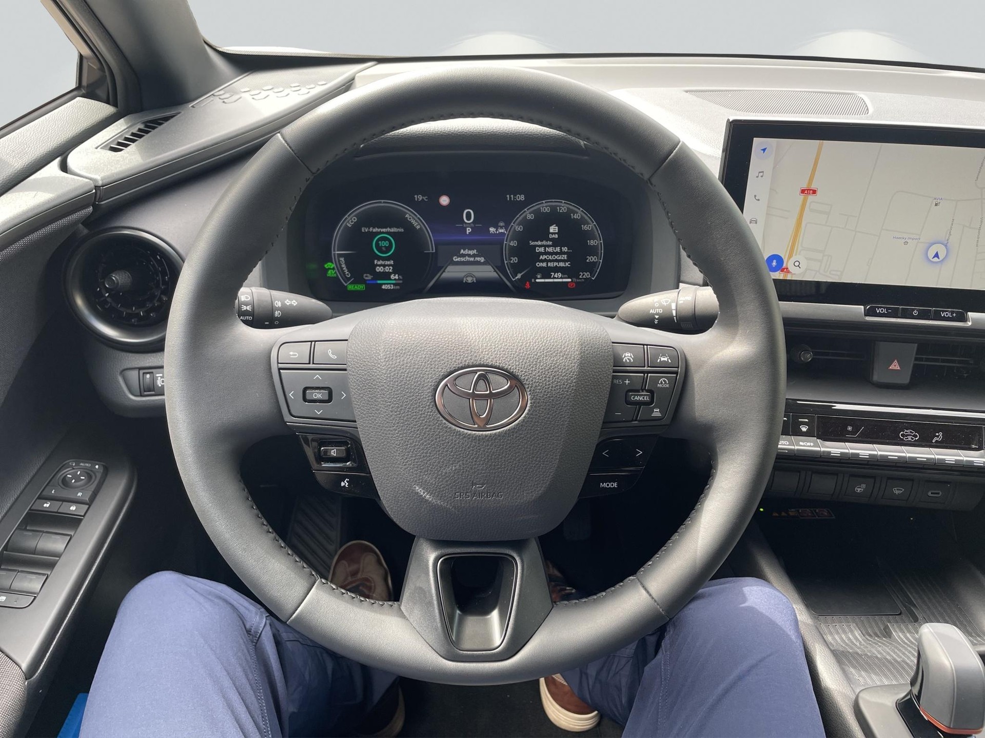 TOYOTA C-HR 2.0 PHEV Swiss Edition-image-10
