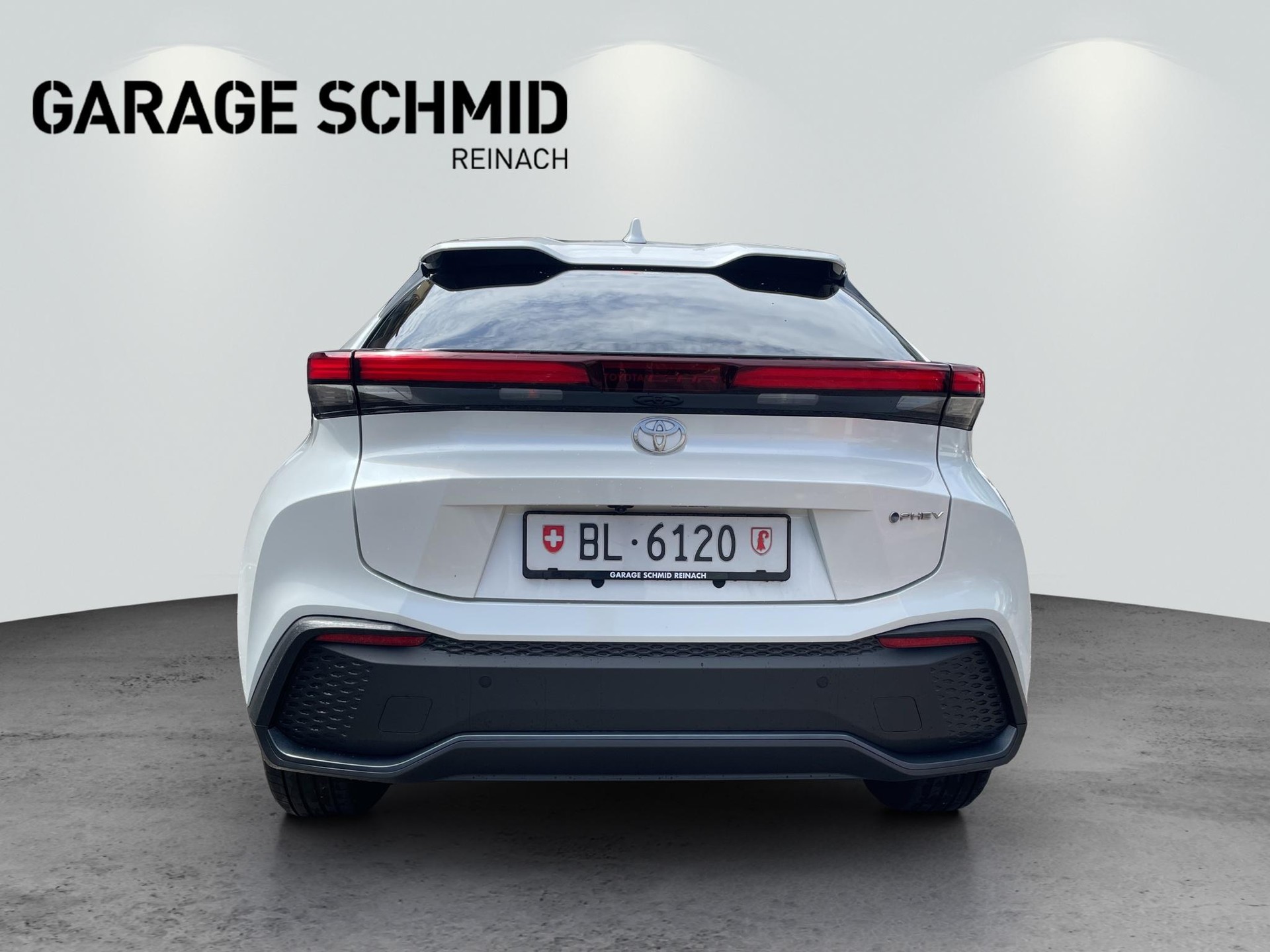 TOYOTA C-HR 2.0 PHEV Swiss Edition-image-5