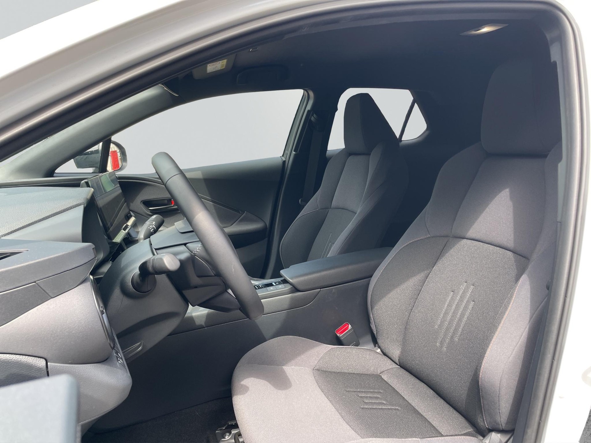 TOYOTA C-HR 2.0 PHEV Swiss Edition-image-9