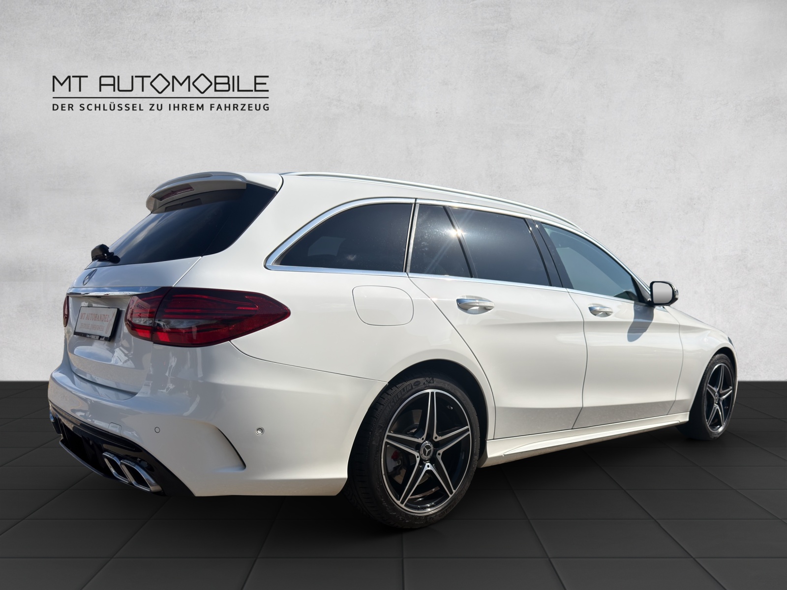 MERCEDES-BENZ C 43 AMG 4Matic 9G-Tronic-image-4