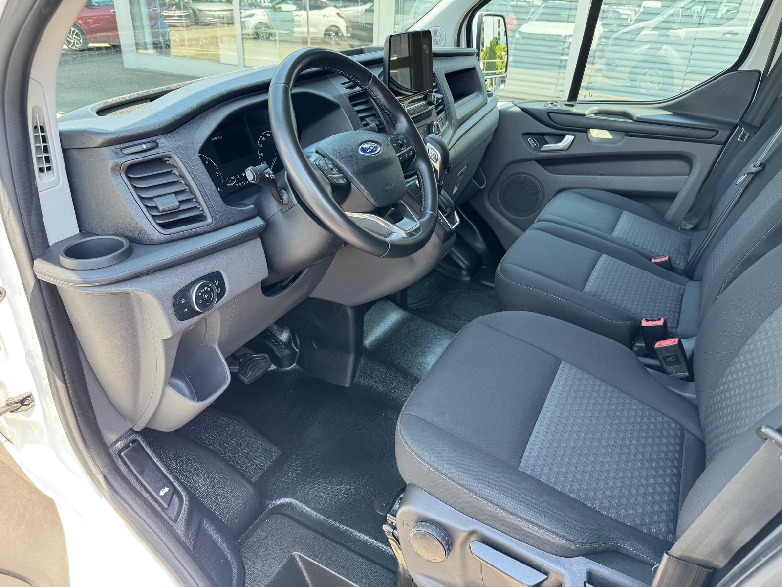 FORD Transit Cust 300 L1 Tre A-showroom-element-1