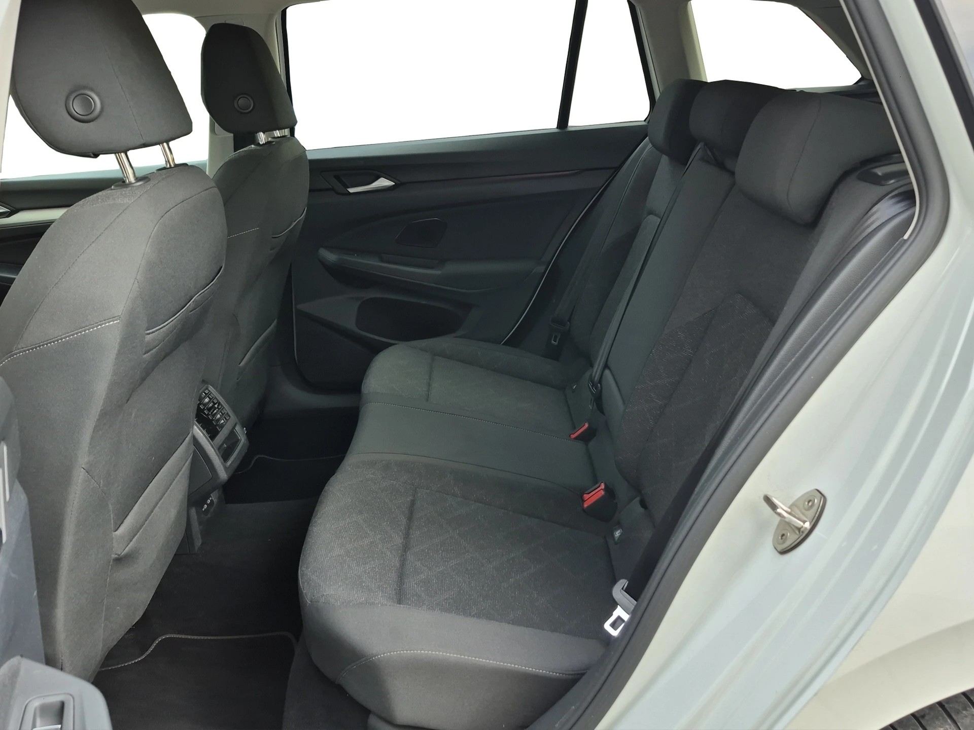 VW Golf Variant 2.0 TDI Life DSG-image-8