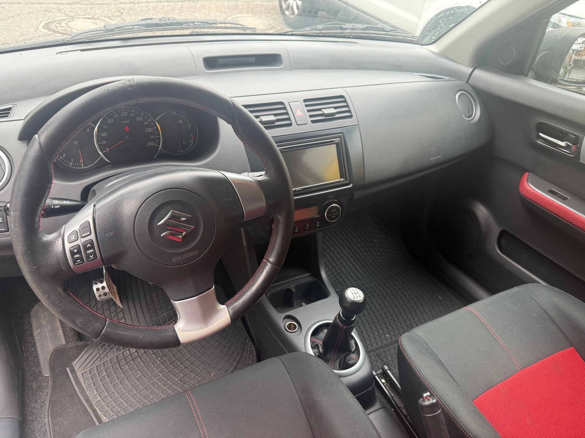 SUZUKI Swift 1.6i 16V Sport-image-6