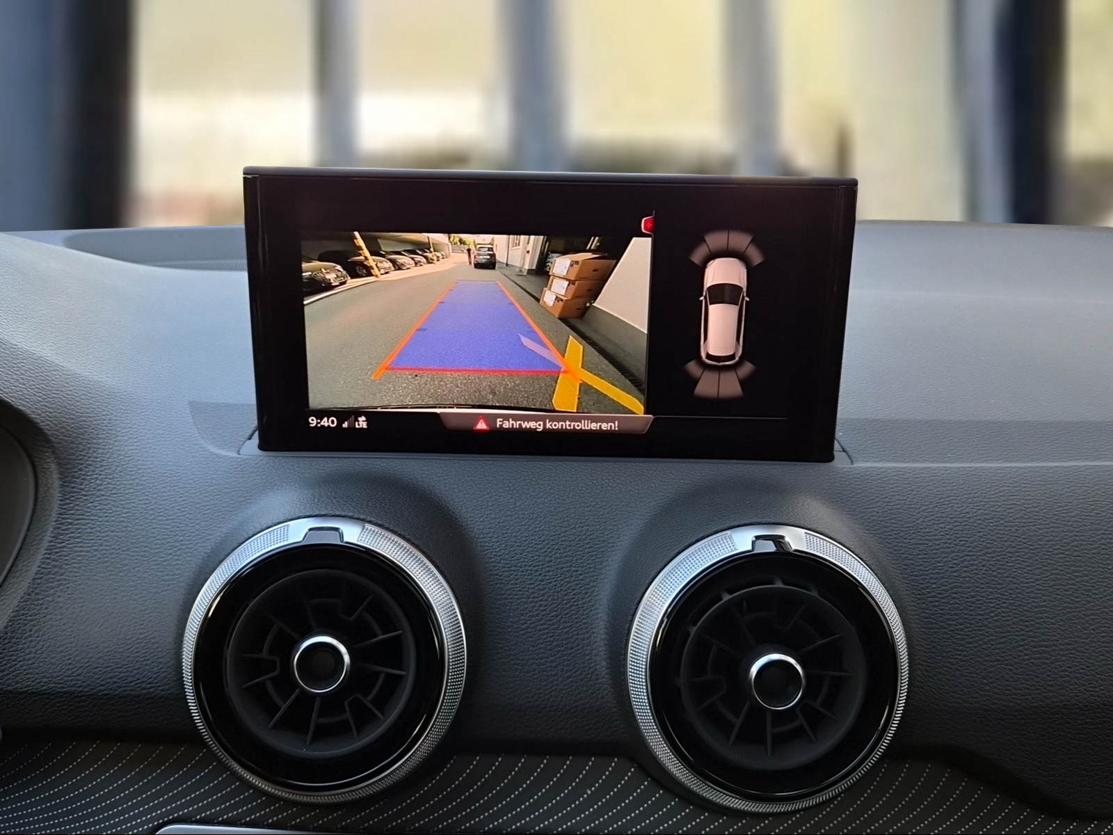 AUDI SQ2 TFSI quattro S-tronic Gletscherweiss Metallic-image-13